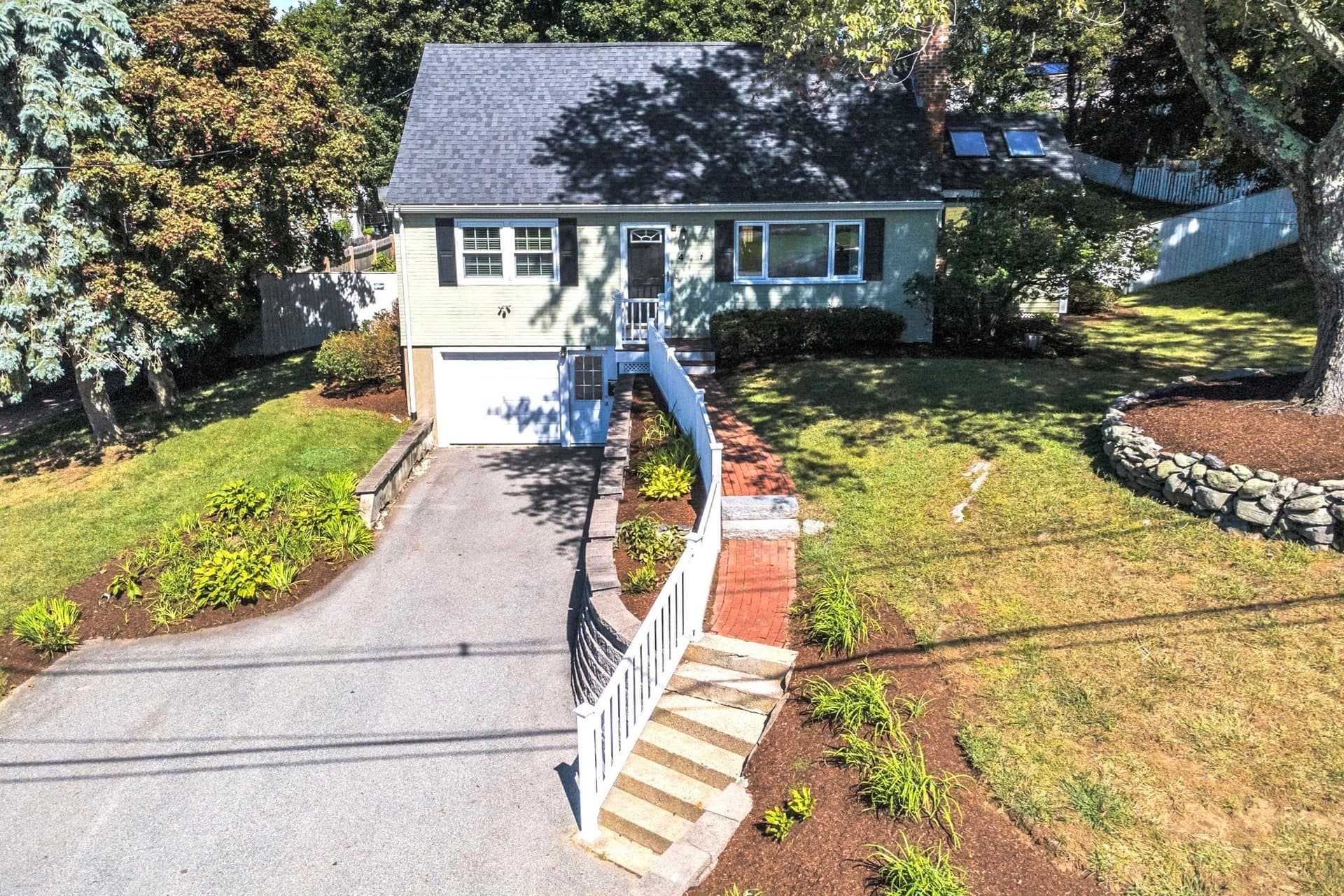 4 Stratton Rd, Hudson MA 01749