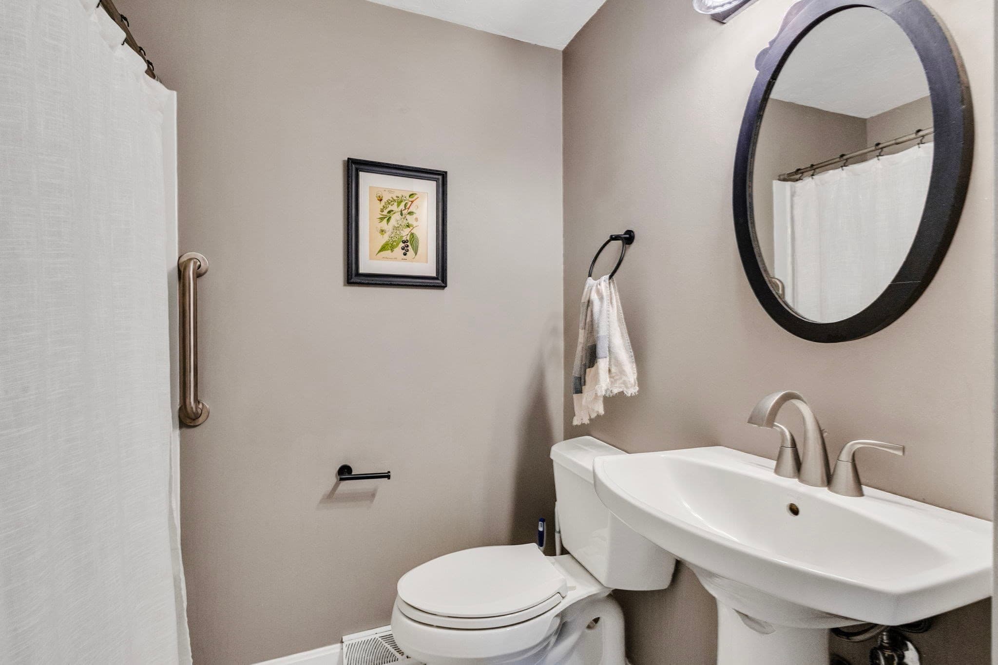 Single Family Residence at 4 Stratton Rd, Hudson MA 01749, Hudson, photo 28 of 41