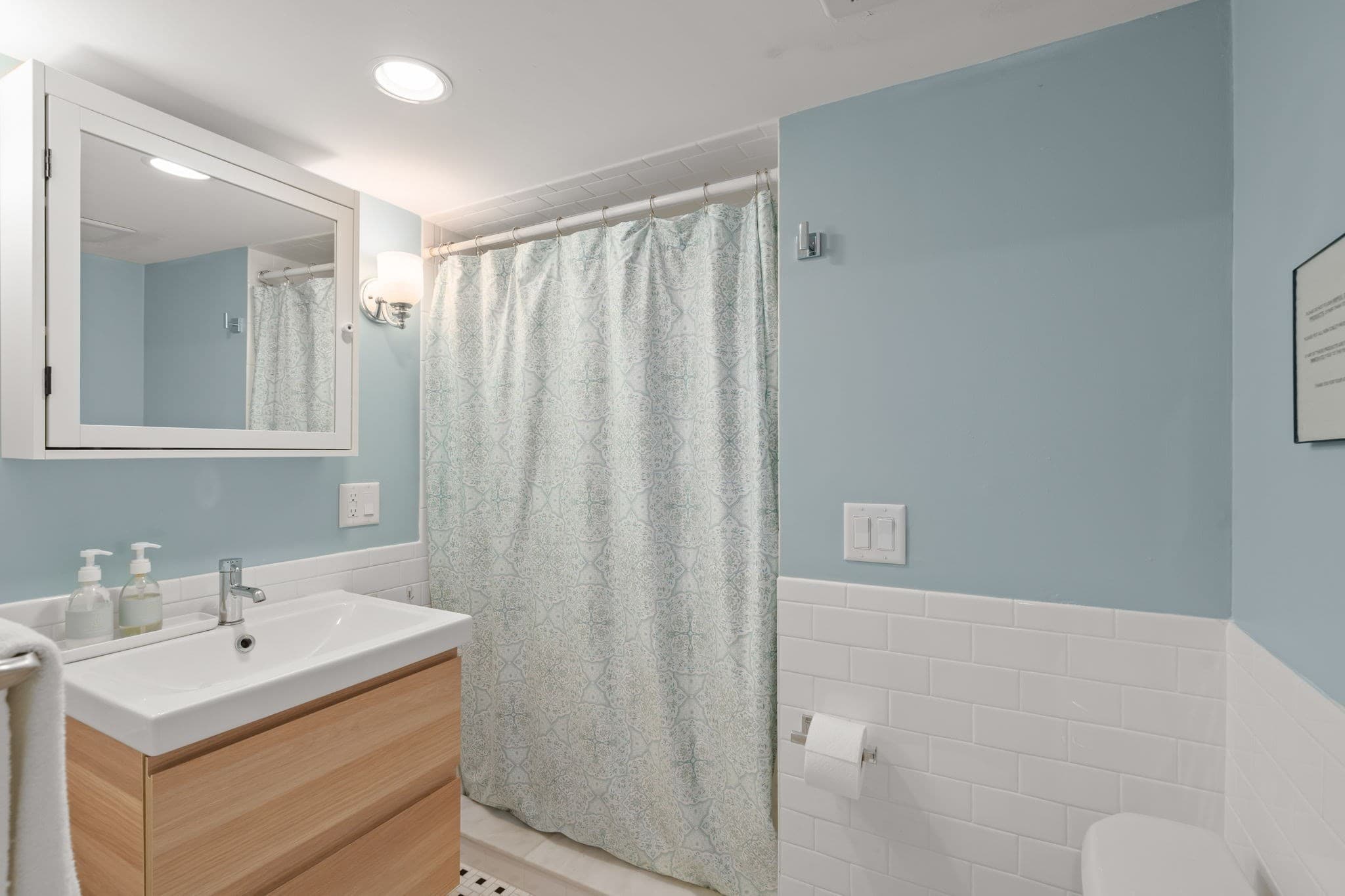 2 Family - 2 Units Up/Down at 41 Middle St, Newburyport MA 01950, Newburyport, photo 7 of 35