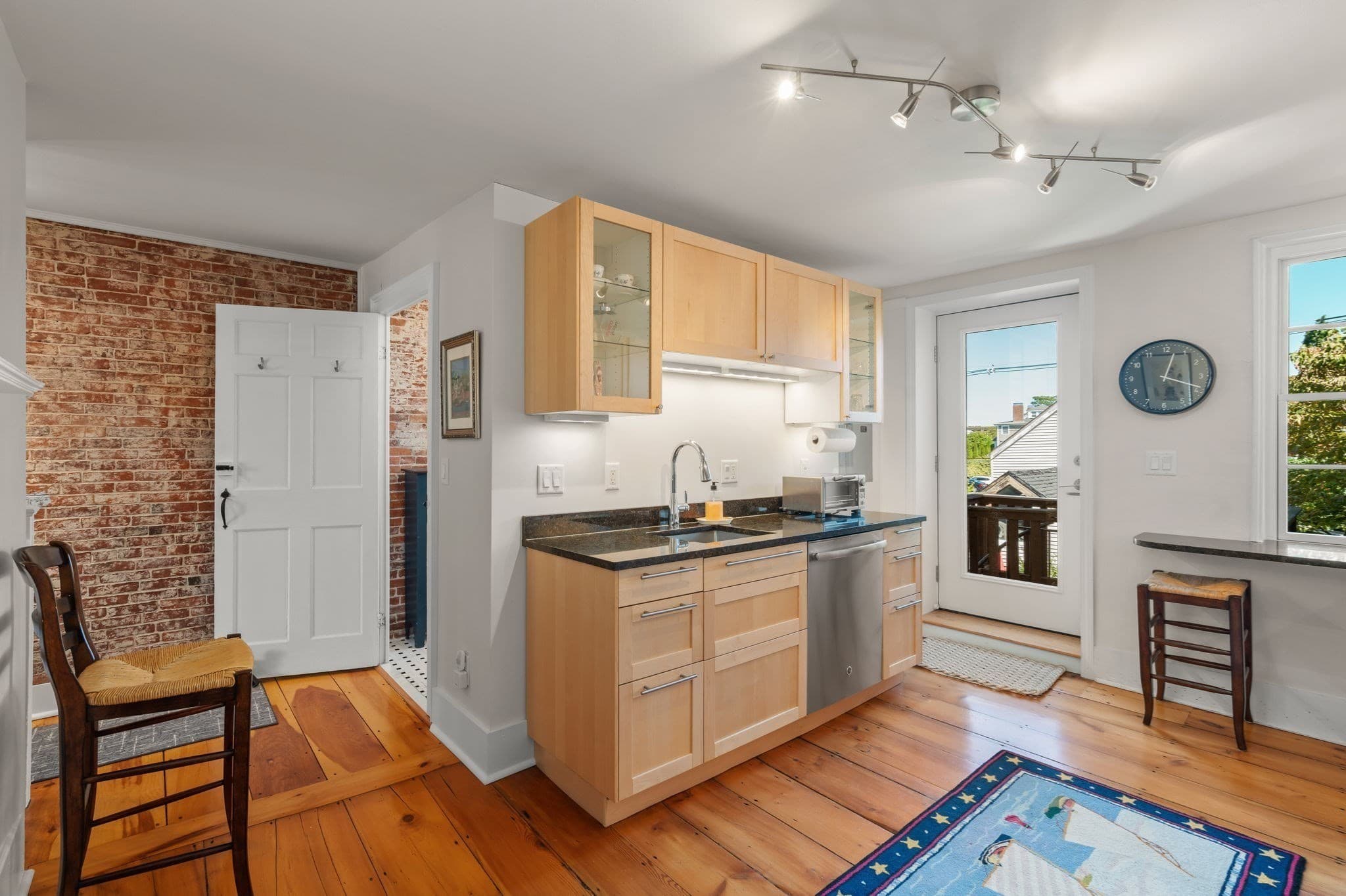 2 Family - 2 Units Up/Down at 41 Middle St, Newburyport MA 01950, Newburyport, photo 20 of 35