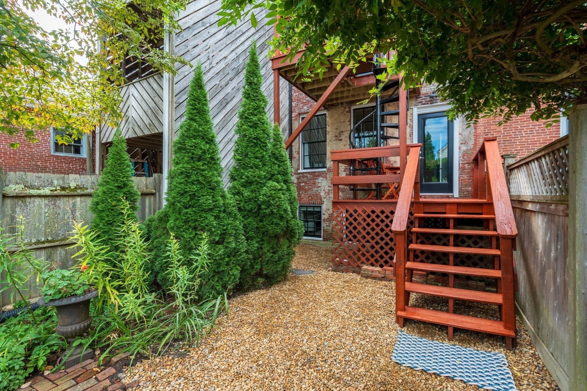 2 Family - 2 Units Up/Down at 41 Middle St, Newburyport MA 01950, Newburyport, photo 10 of 35