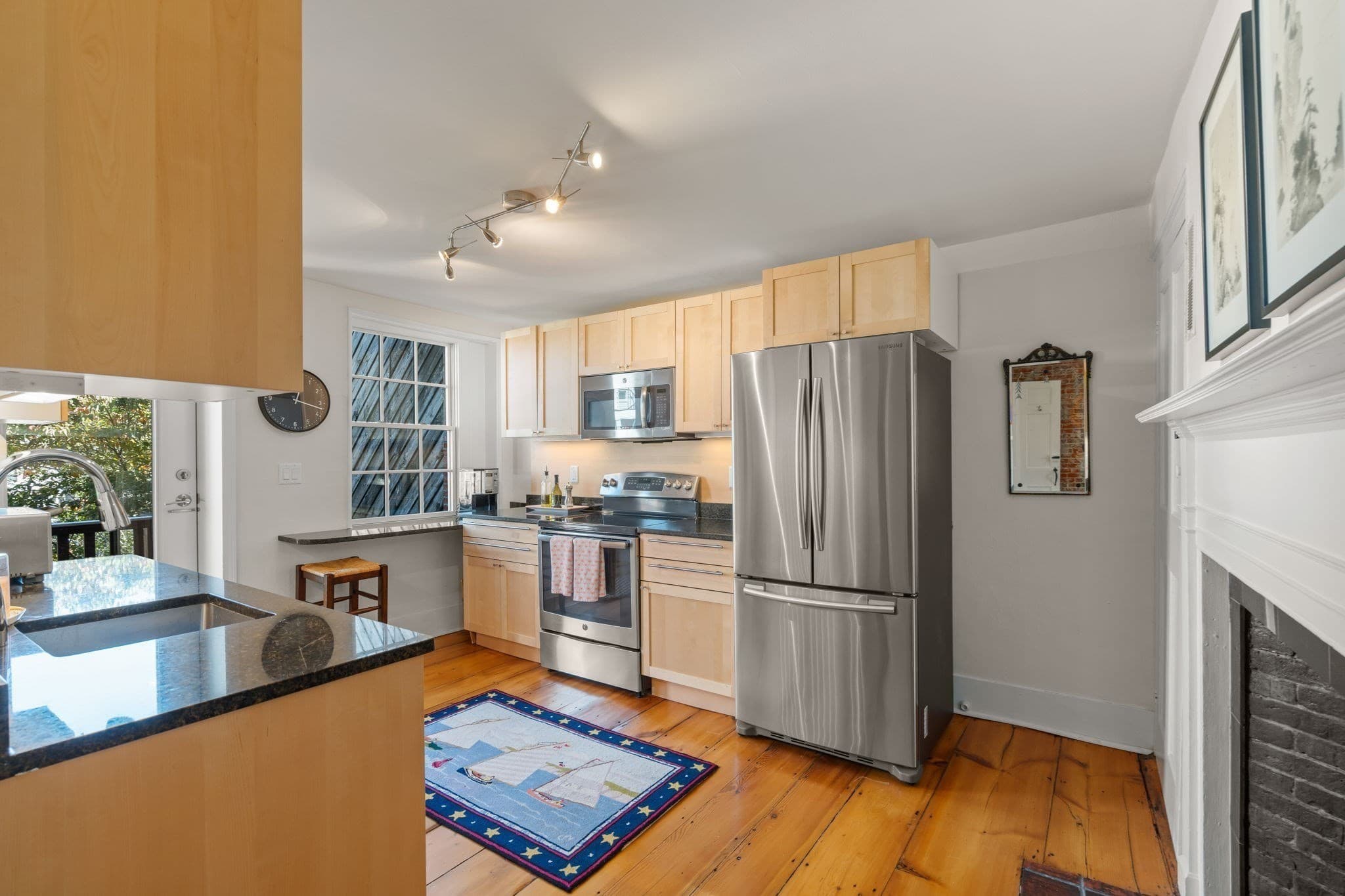 2 Family - 2 Units Up/Down at 41 Middle St, Newburyport MA 01950, Newburyport, photo 19 of 35