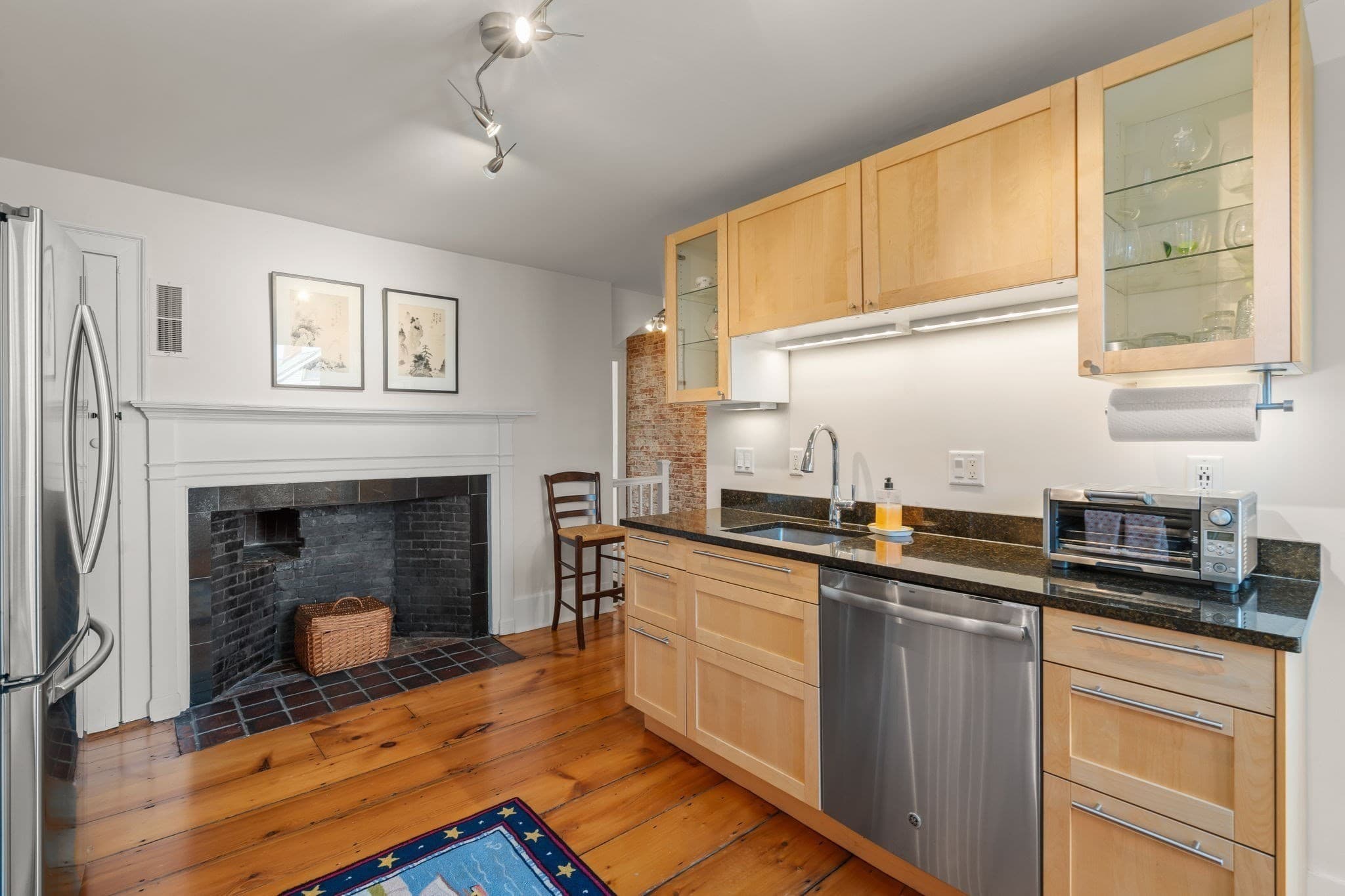 2 Family - 2 Units Up/Down at 41 Middle St, Newburyport MA 01950, Newburyport, photo 21 of 35
