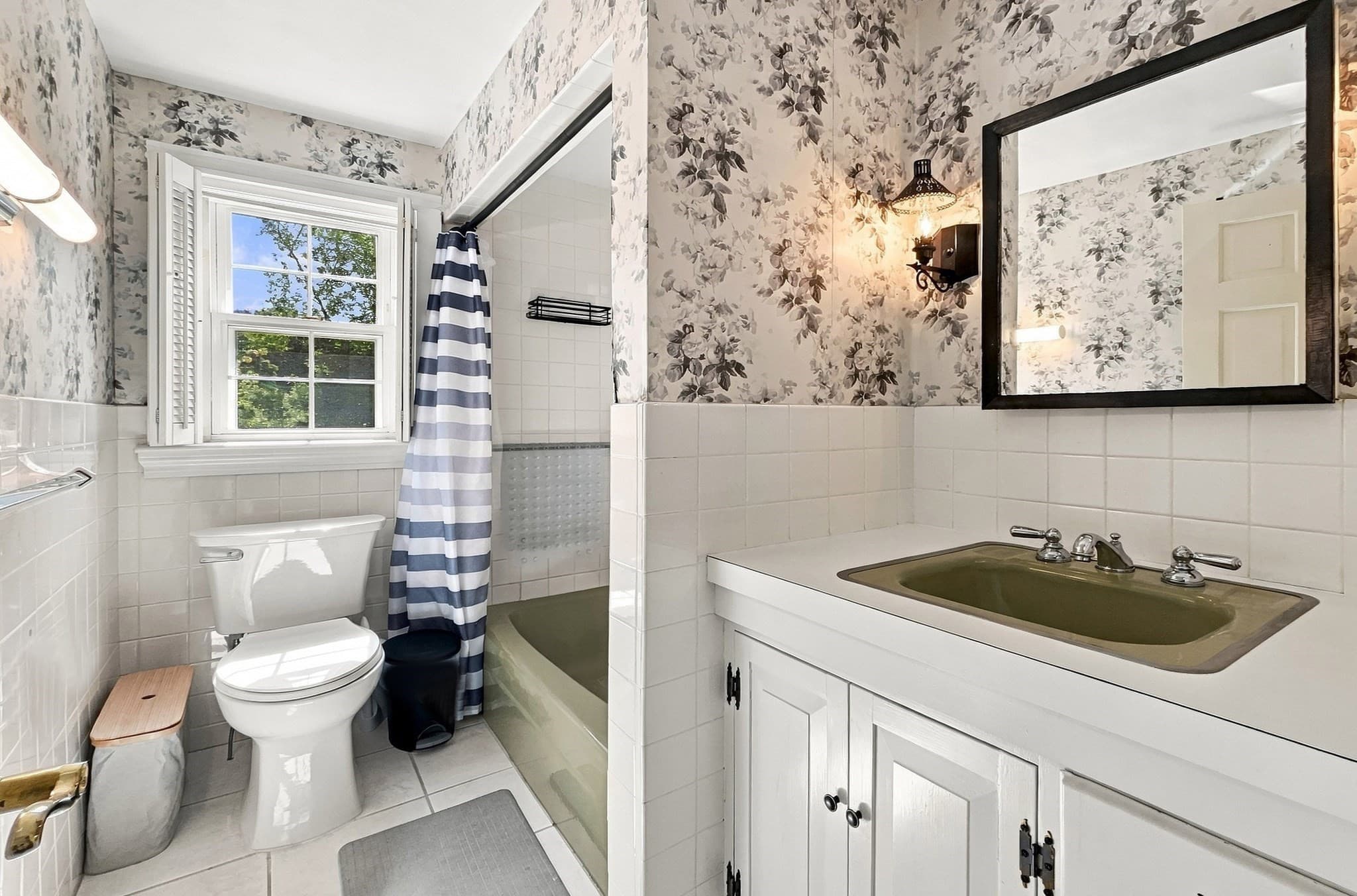 Single Family Residence at 17 Elise Ave, Dracut MA 01826, Dracut, photo 17 of 30