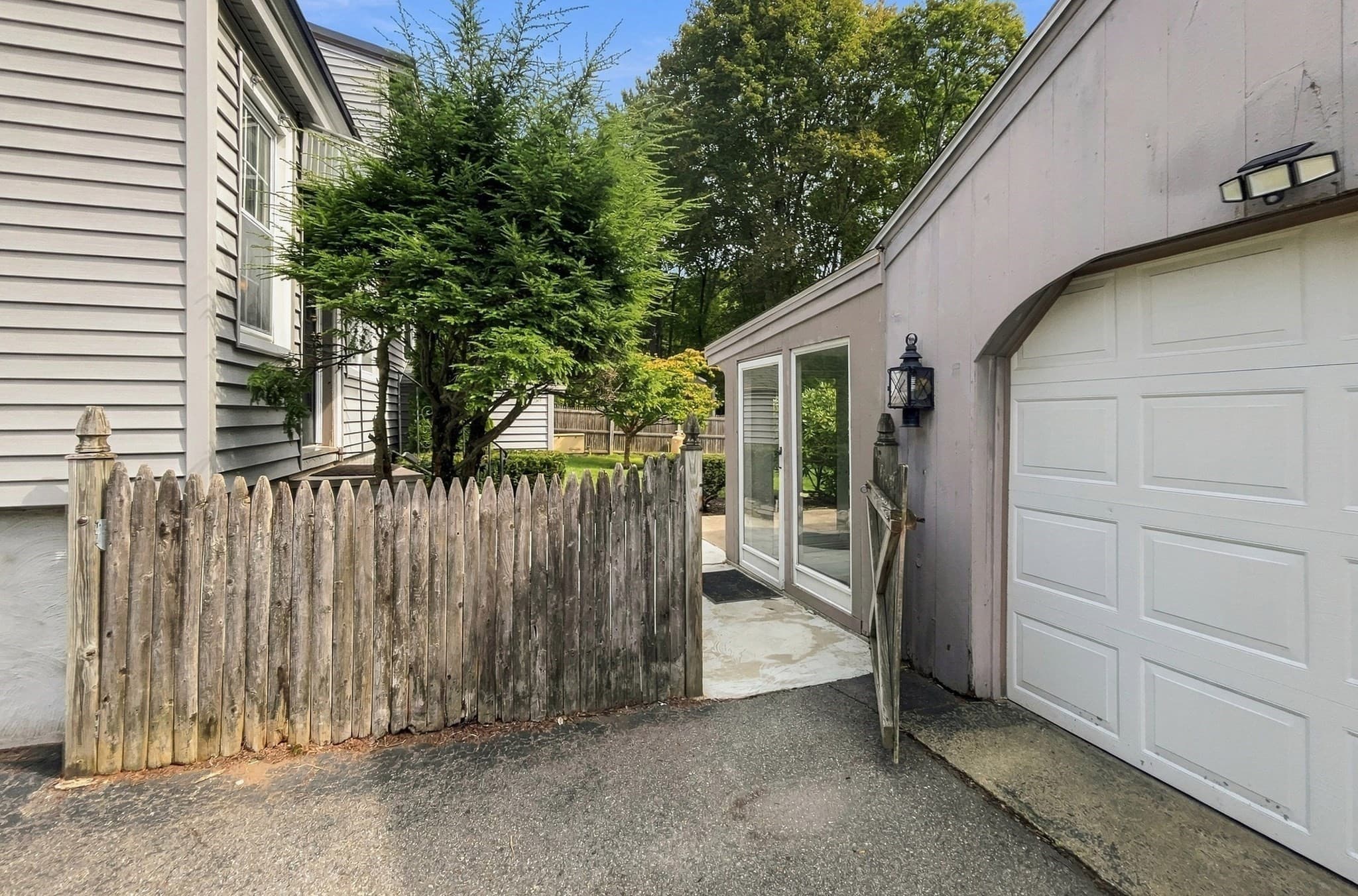 Single Family Residence at 17 Elise Ave, Dracut MA 01826, Dracut, photo 3 of 30