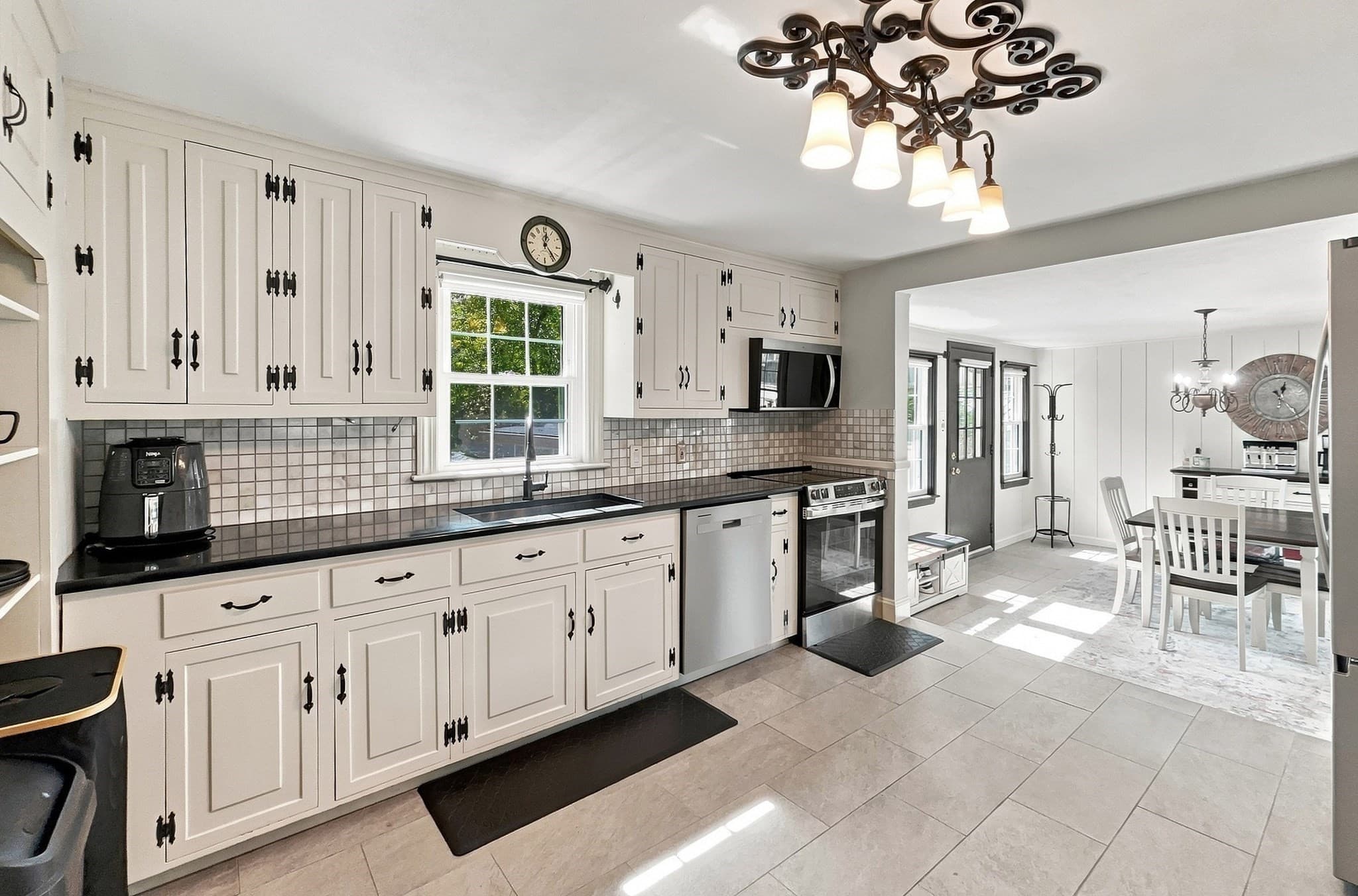 Single Family Residence at 17 Elise Ave, Dracut MA 01826, Dracut, photo 11 of 30