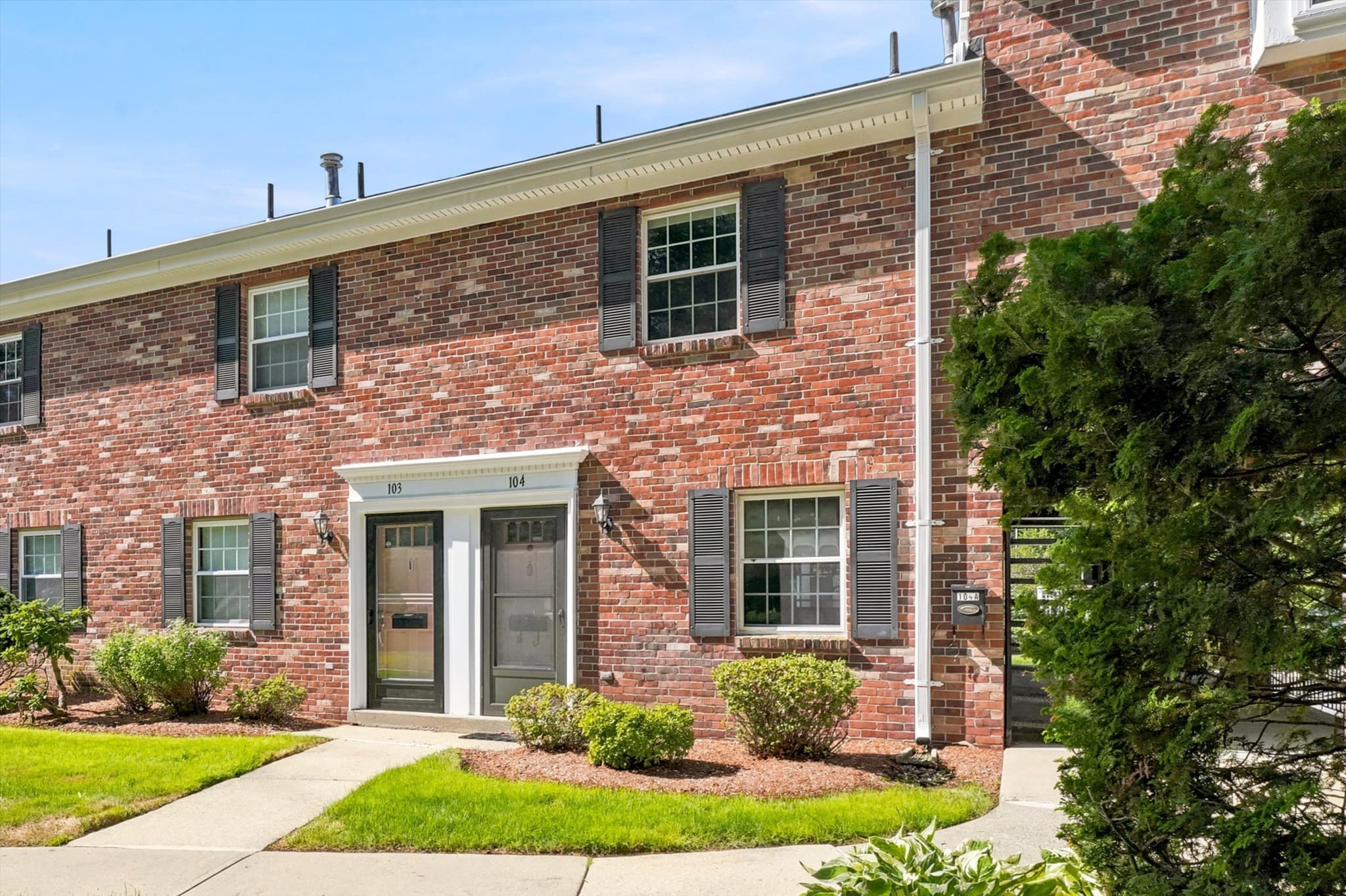 Condominium at 104 Windsor Drive # 104, Framingham MA 01701, Framingham, photo 2 of 39