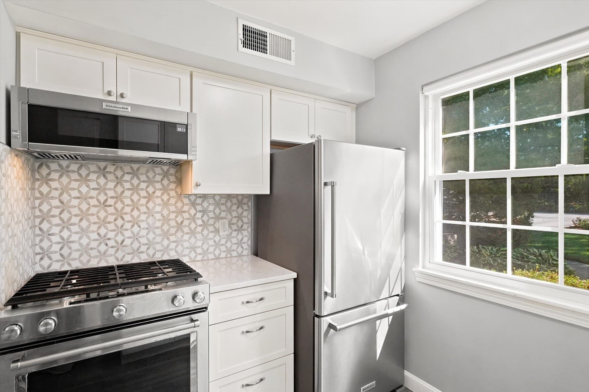 Condominium at 104 Windsor Drive # 104, Framingham MA 01701, Framingham, photo 10 of 39