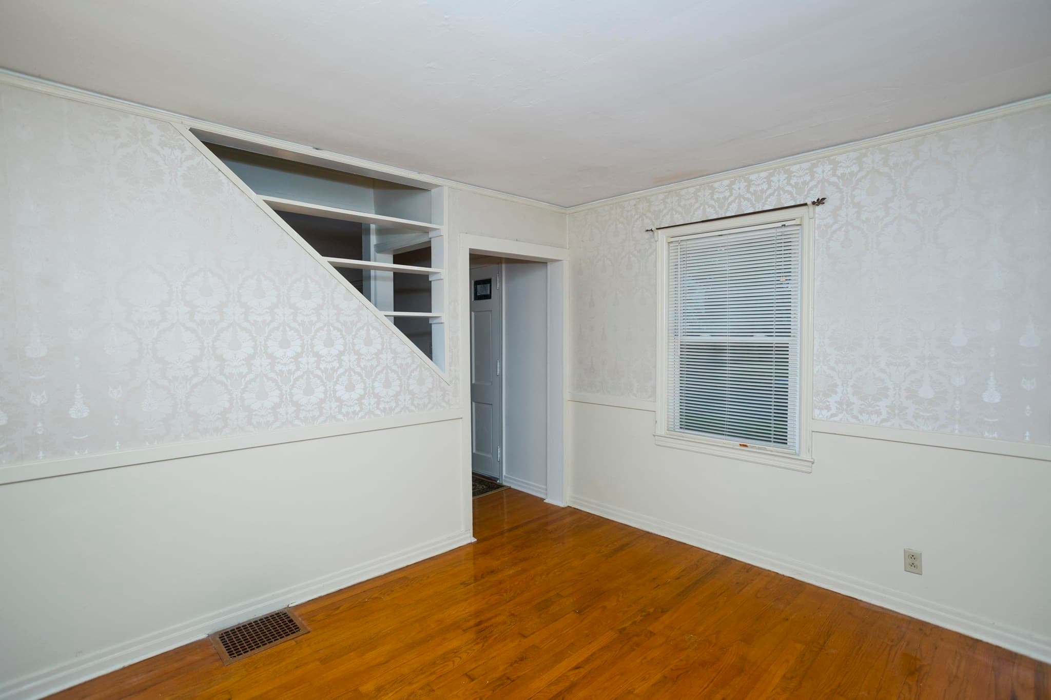Single Family Residence at 55 Arden St, Springfield MA 01118, Springfield, photo 13 of 32