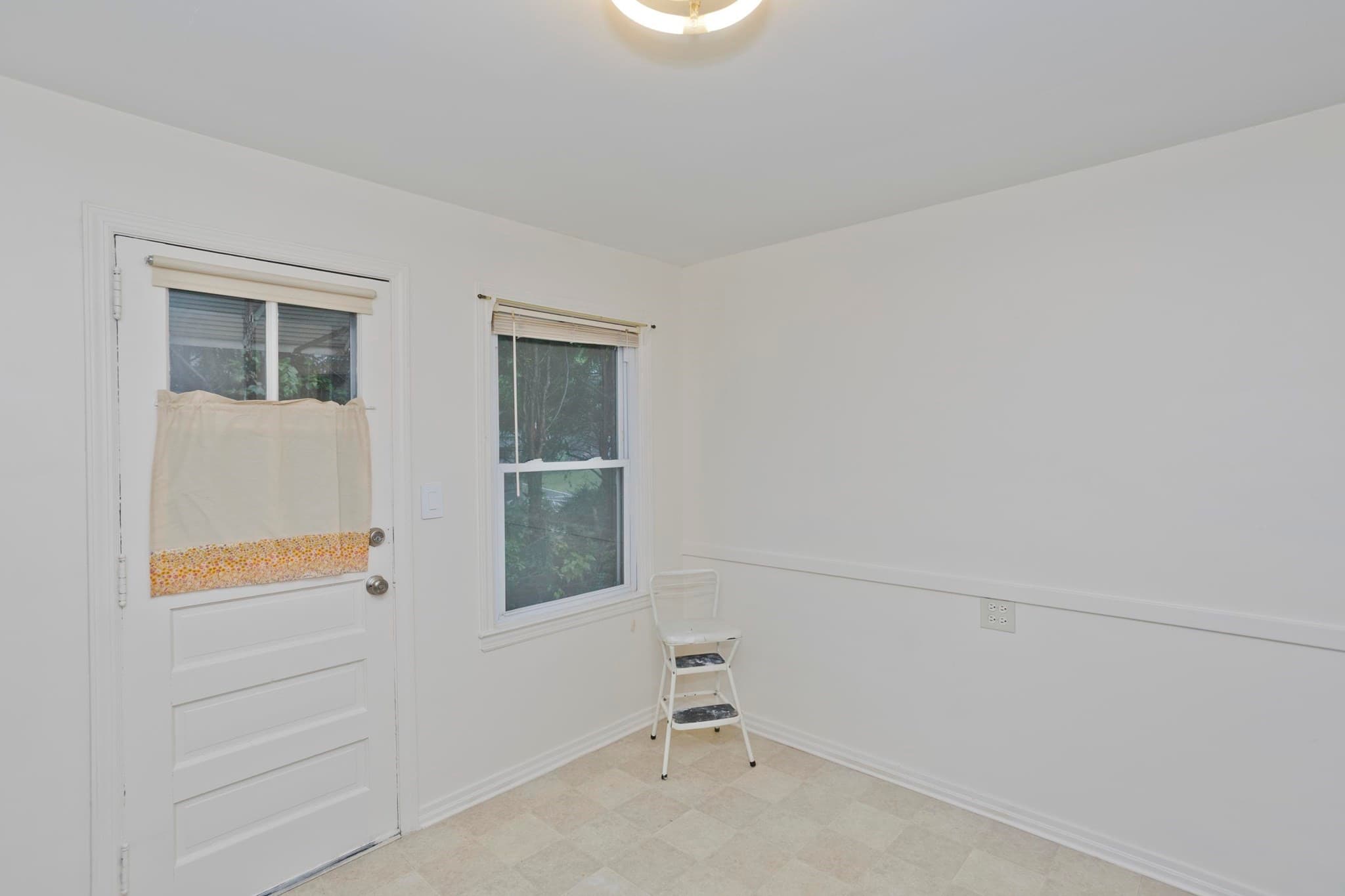 Single Family Residence at 55 Arden St, Springfield MA 01118, Springfield, photo 9 of 32