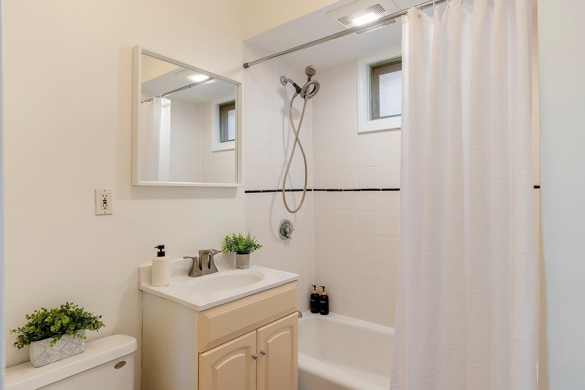 Condominium at 66 Walden St # 1, Cambridge MA 02140, Cambridge, photo 9 of 10