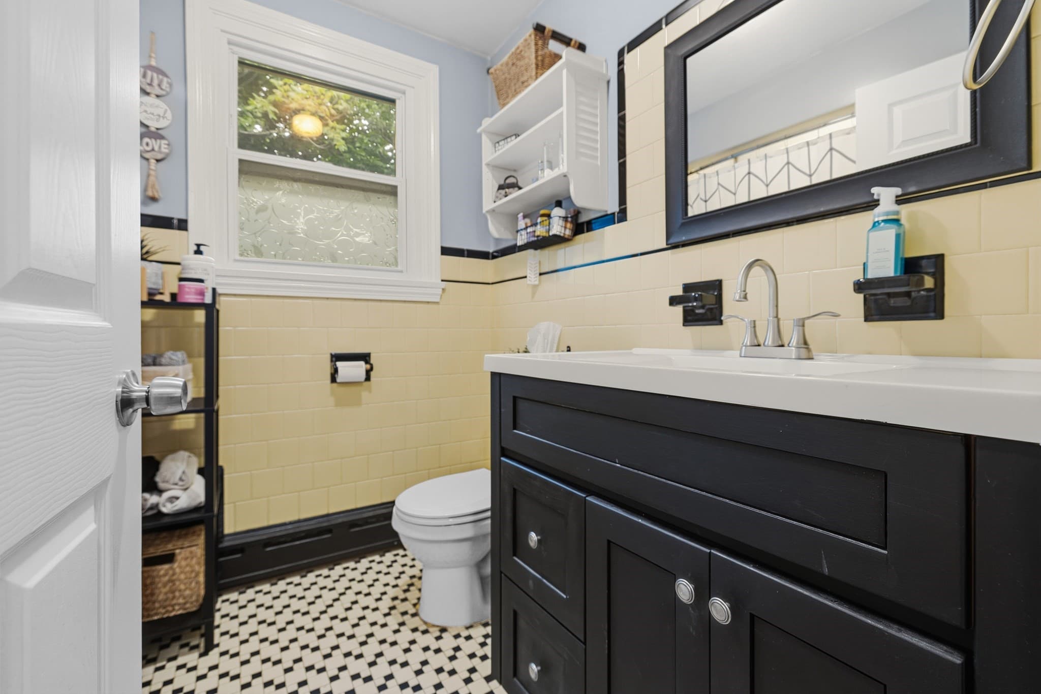 Single Family Residence at 7 Norfolk Ave, Dartmouth MA 02747, Dartmouth, photo 18 of 26