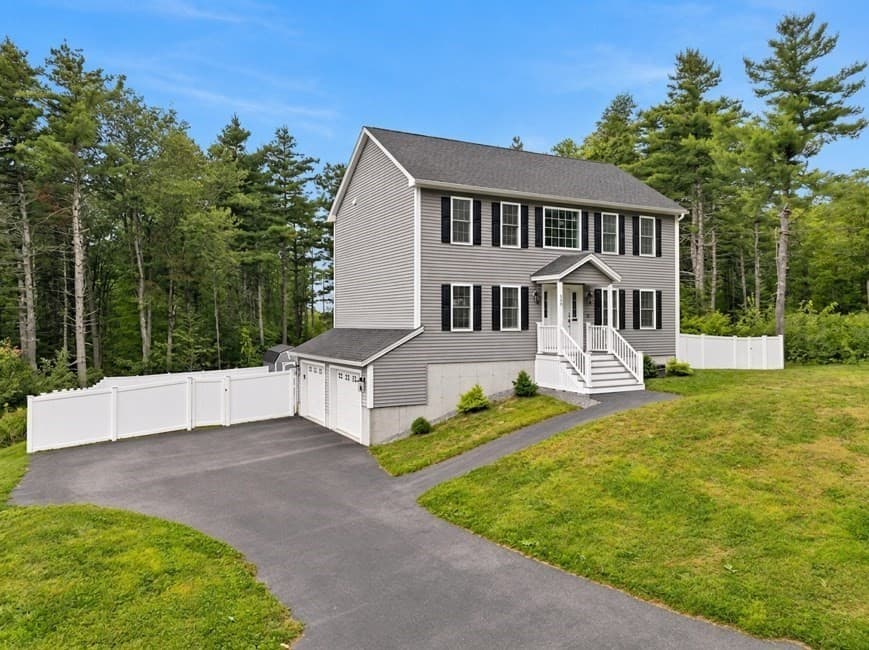 358 Williams Rd, Fitchburg MA 01420