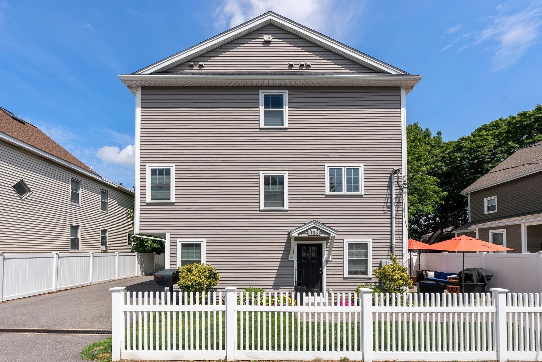 Condominium at 156 Ash Street # 2, Waltham MA 02453, Waltham, photo 2 of 35
