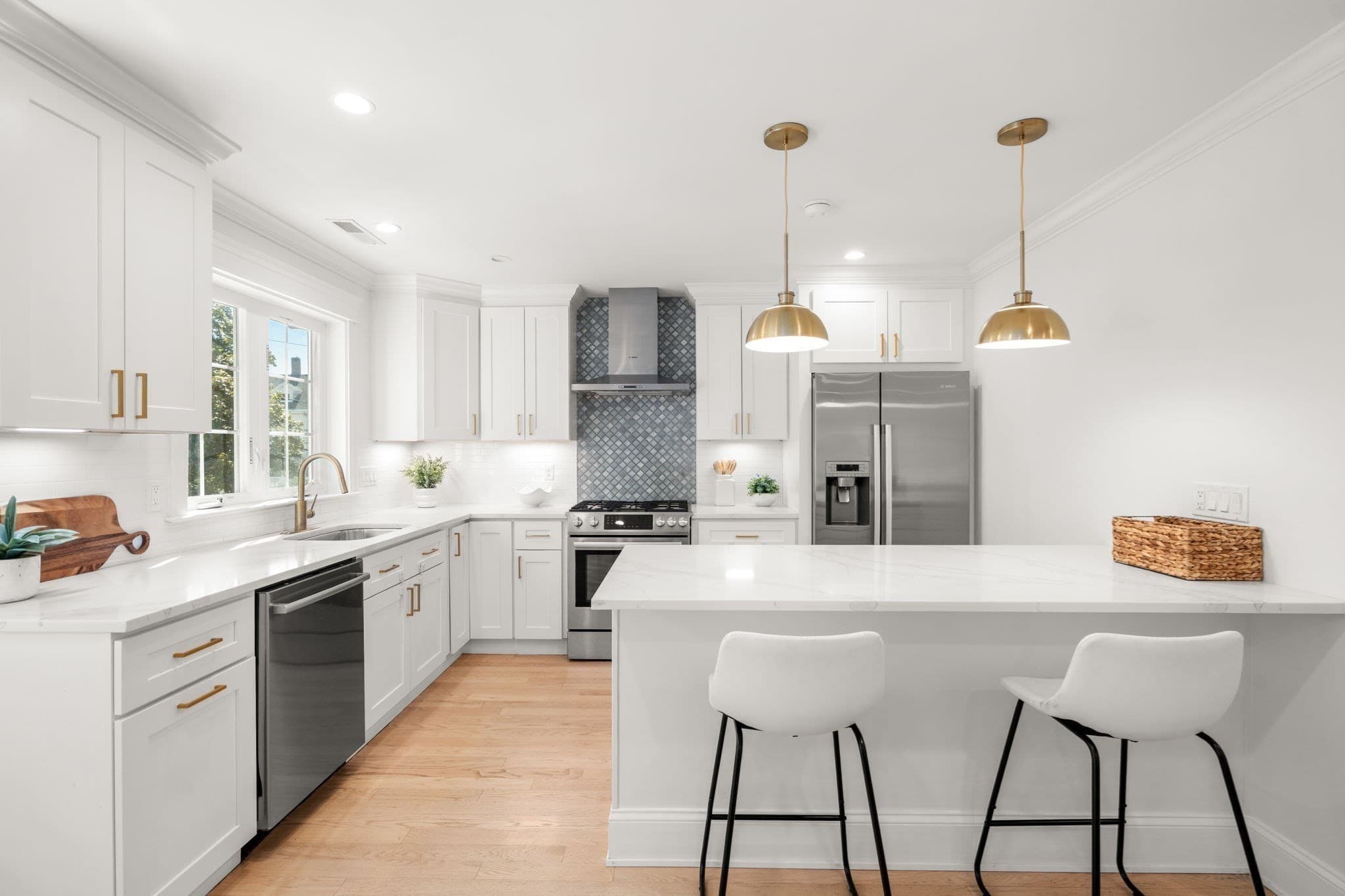 Condominium at 156 Ash Street # 2, Waltham MA 02453, Waltham, photo 5 of 35
