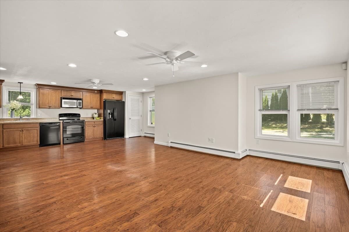 Single Family Residence at 201 Tiffany St, Attleboro MA 02703, Attleboro, photo 6 of 27