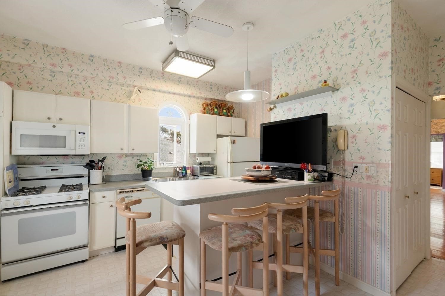 3 Family - 3 Units Up/Down at 11 Tudor St, Lynn MA 01902, Lynn, photo 24 of 42