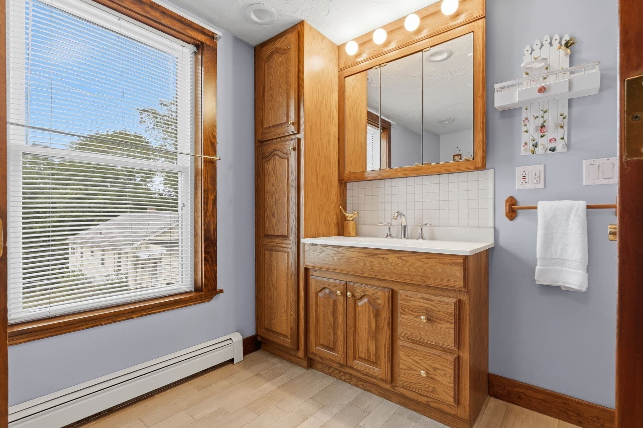 Single Family Residence at 4 Longfellow St, Beverly MA 01915, Beverly, photo 16 of 37