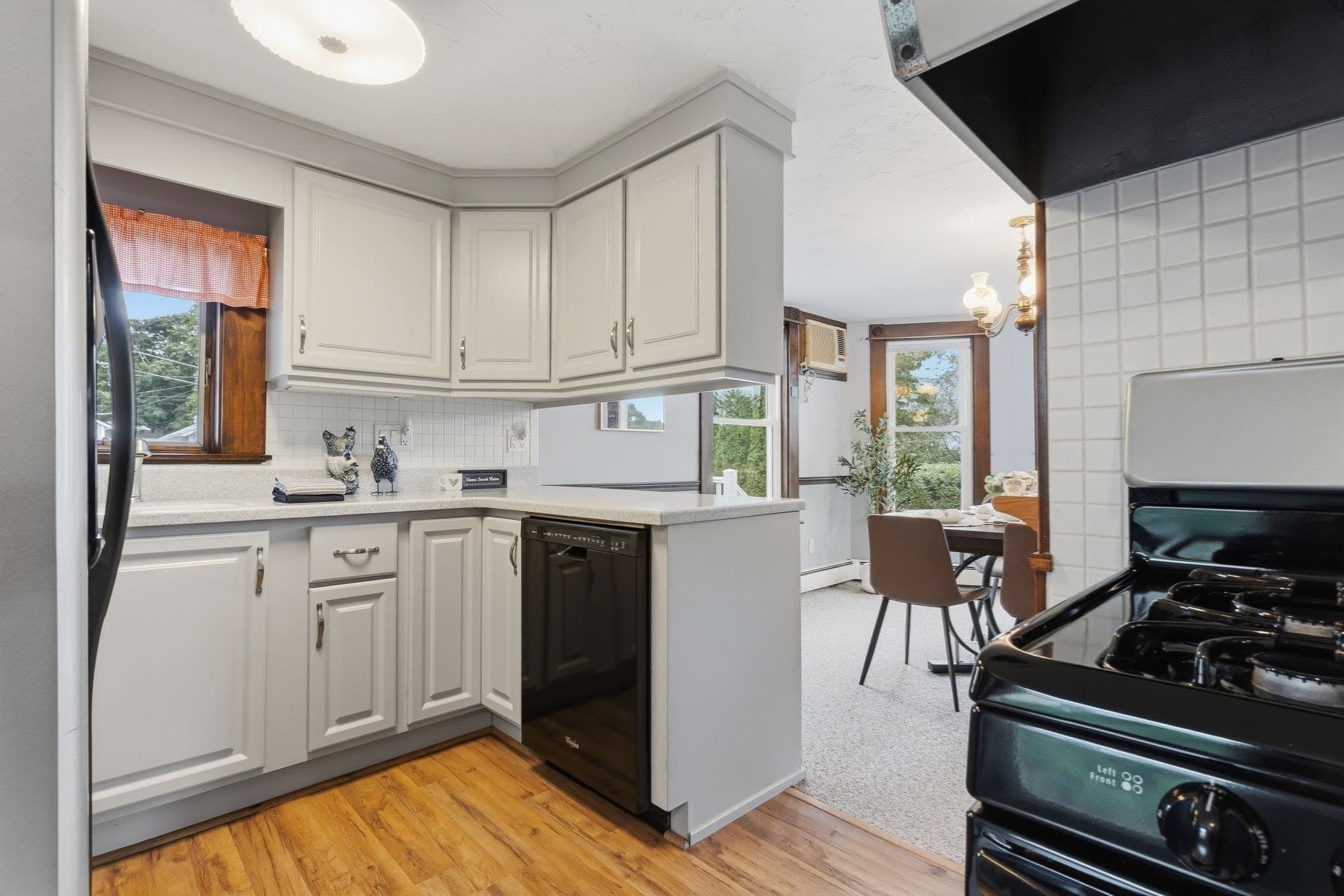 Single Family Residence at 4 Longfellow St, Beverly MA 01915, Beverly, photo 10 of 37