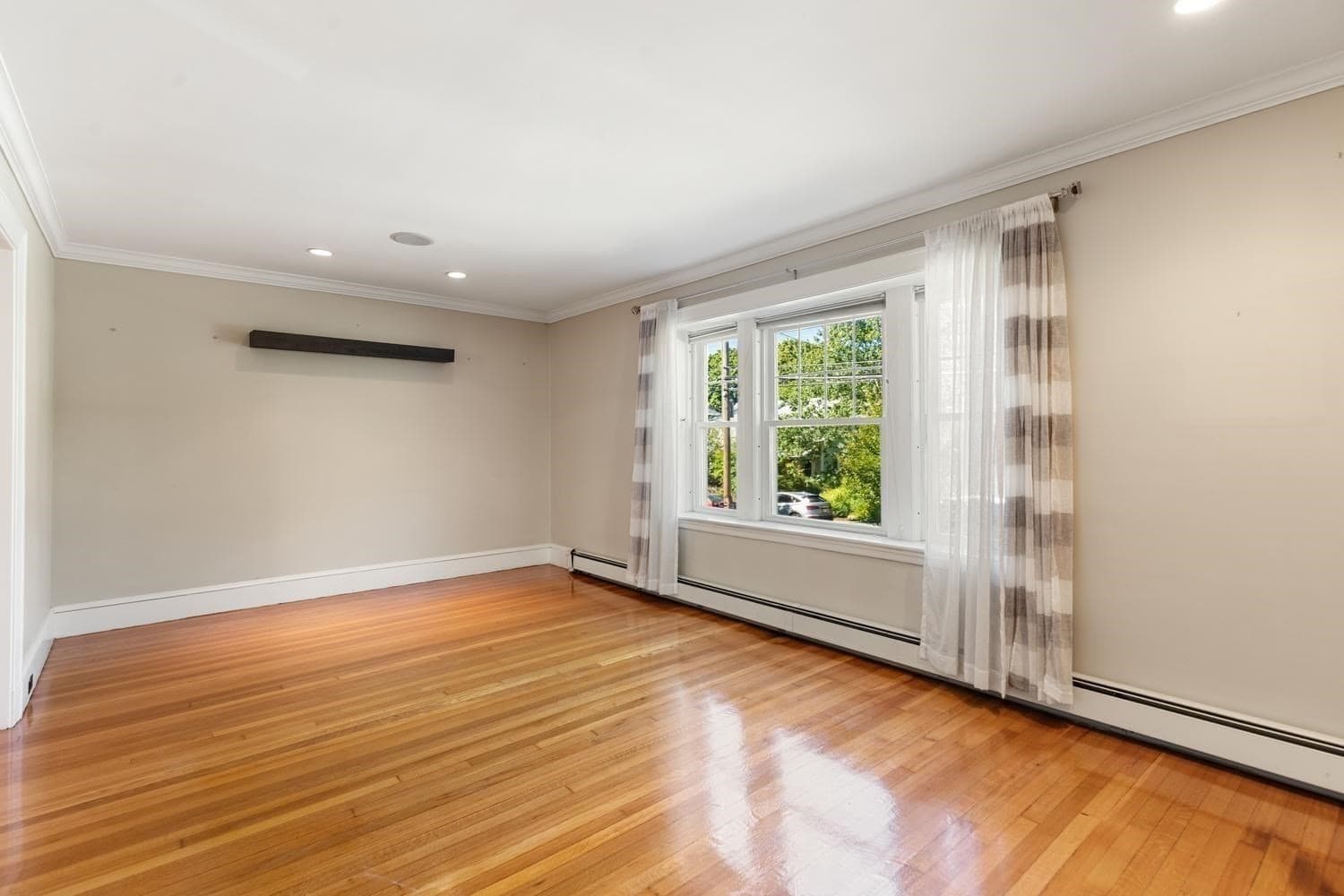 Single Family Residence at 85 Robbins Rd, Watertown MA 02472, Watertown, photo 5 of 40