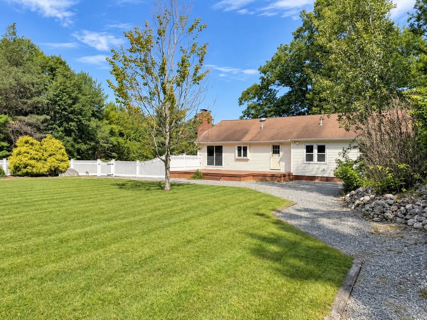 75 Desert Brook Rd, Wrentham MA 02093