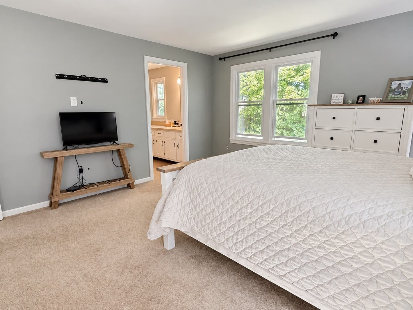 Single Family Residence at 75 Desert Brook Rd, Wrentham MA 02093, Wrentham, photo 9 of 20
