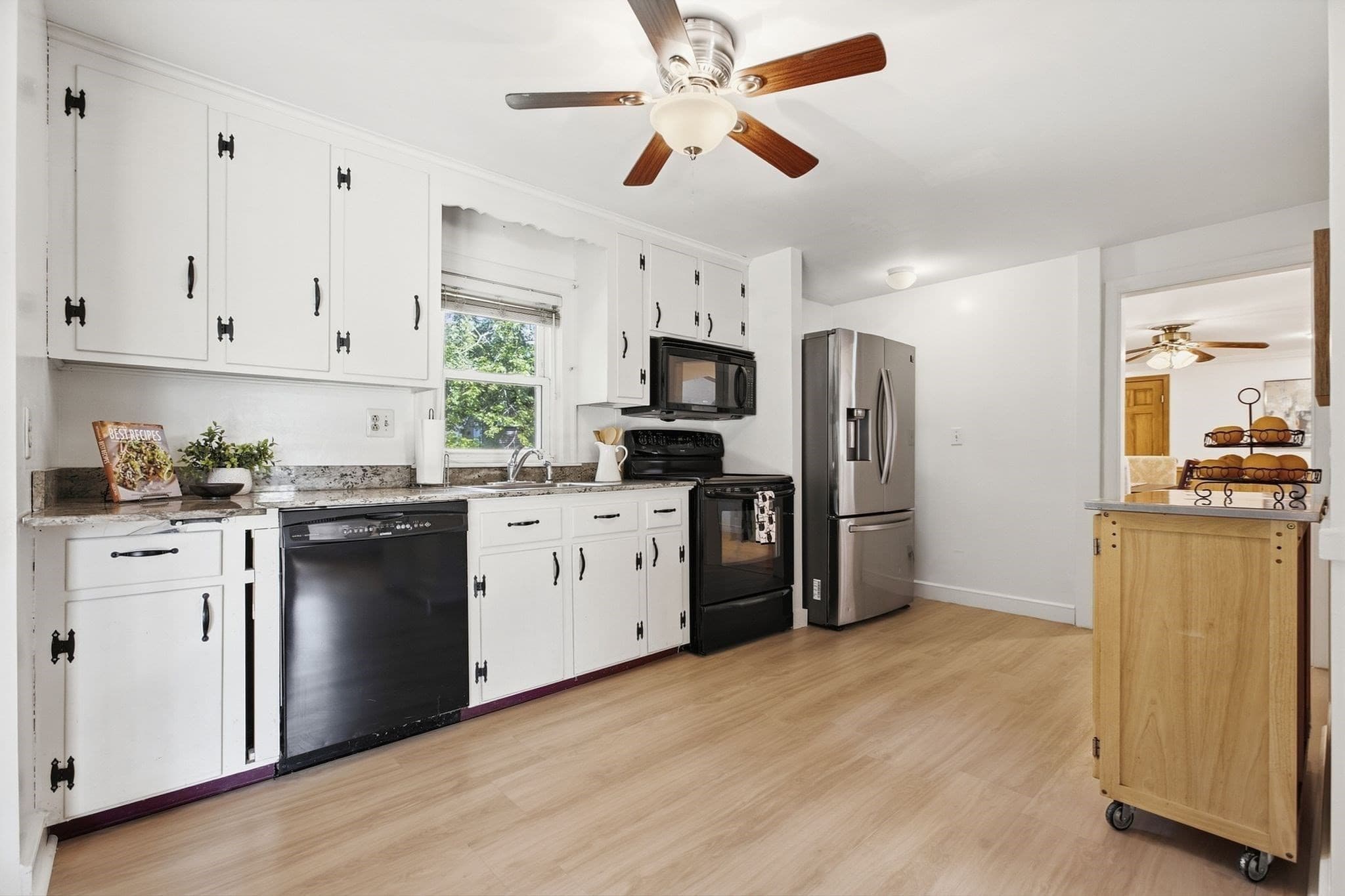 Single Family Residence at 222 Cambridge Road, Woburn MA 01801, Woburn, photo 7 of 41