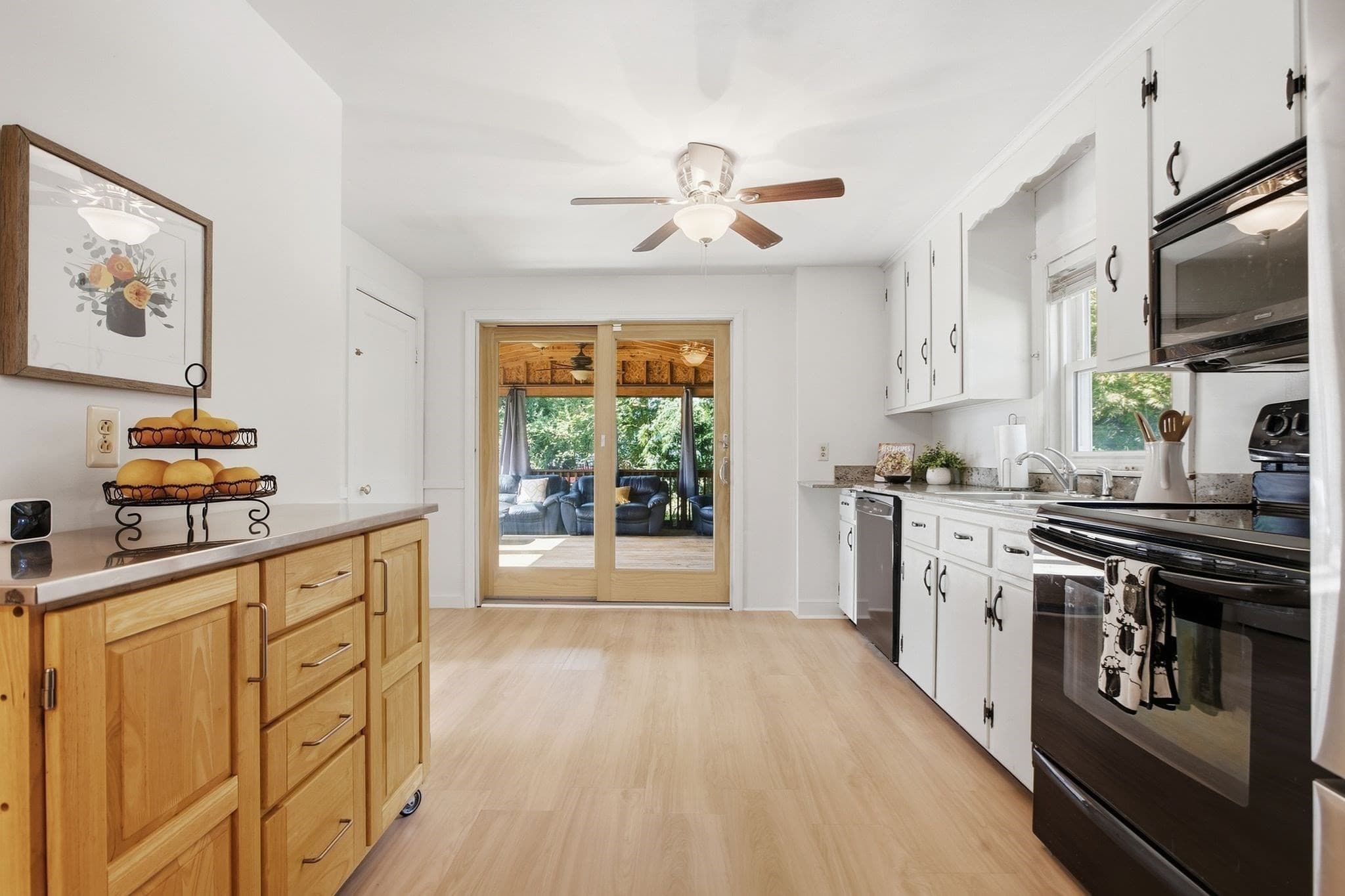 Single Family Residence at 222 Cambridge Road, Woburn MA 01801, Woburn, photo 9 of 41