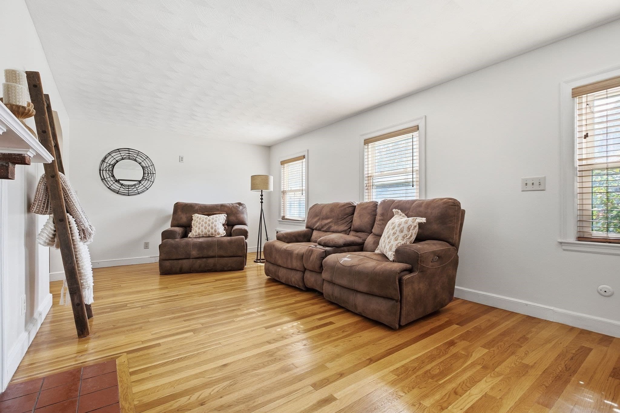 Single Family Residence at 222 Cambridge Road, Woburn MA 01801, Woburn, photo 4 of 41