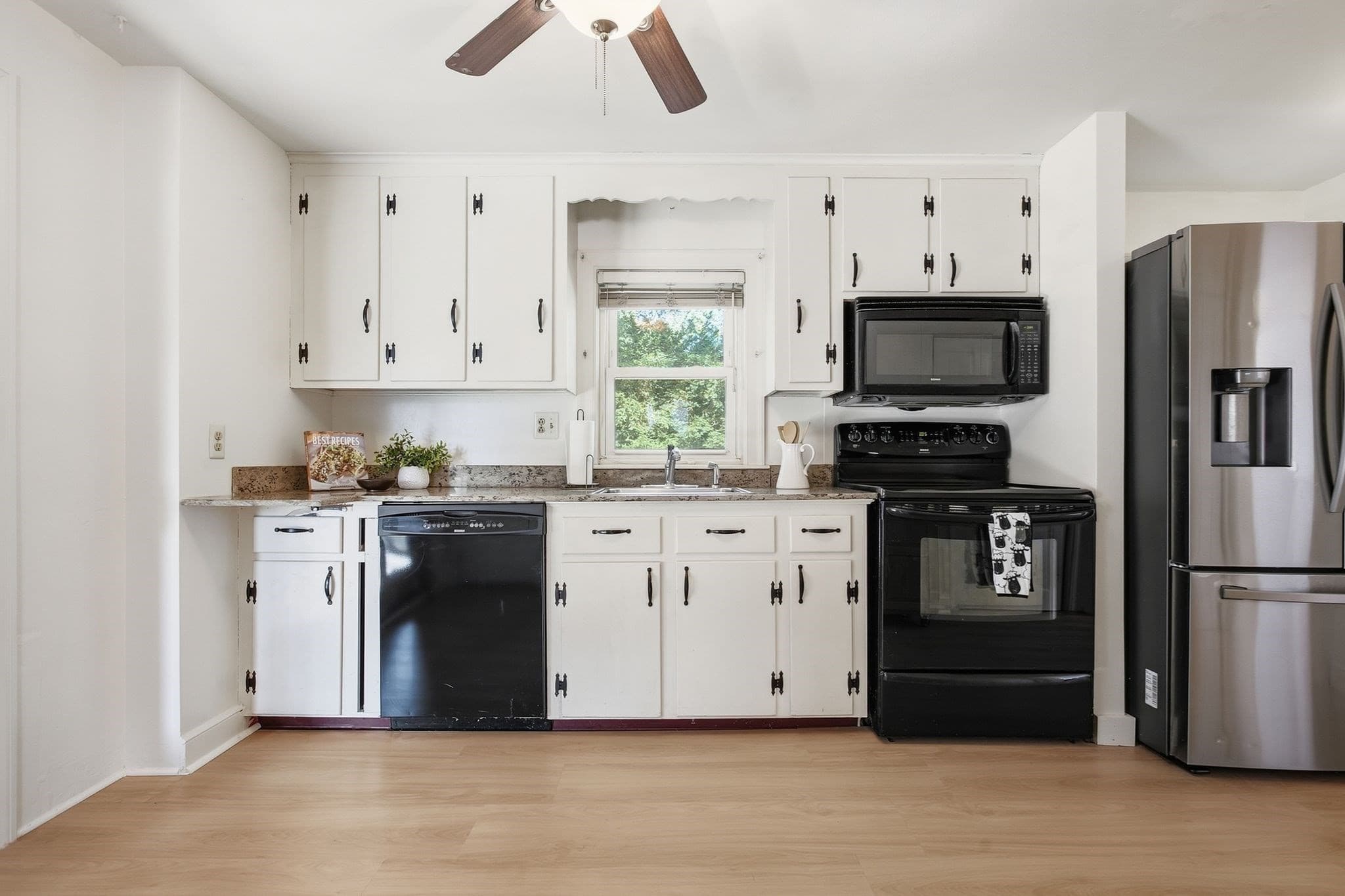 Single Family Residence at 222 Cambridge Road, Woburn MA 01801, Woburn, photo 8 of 41