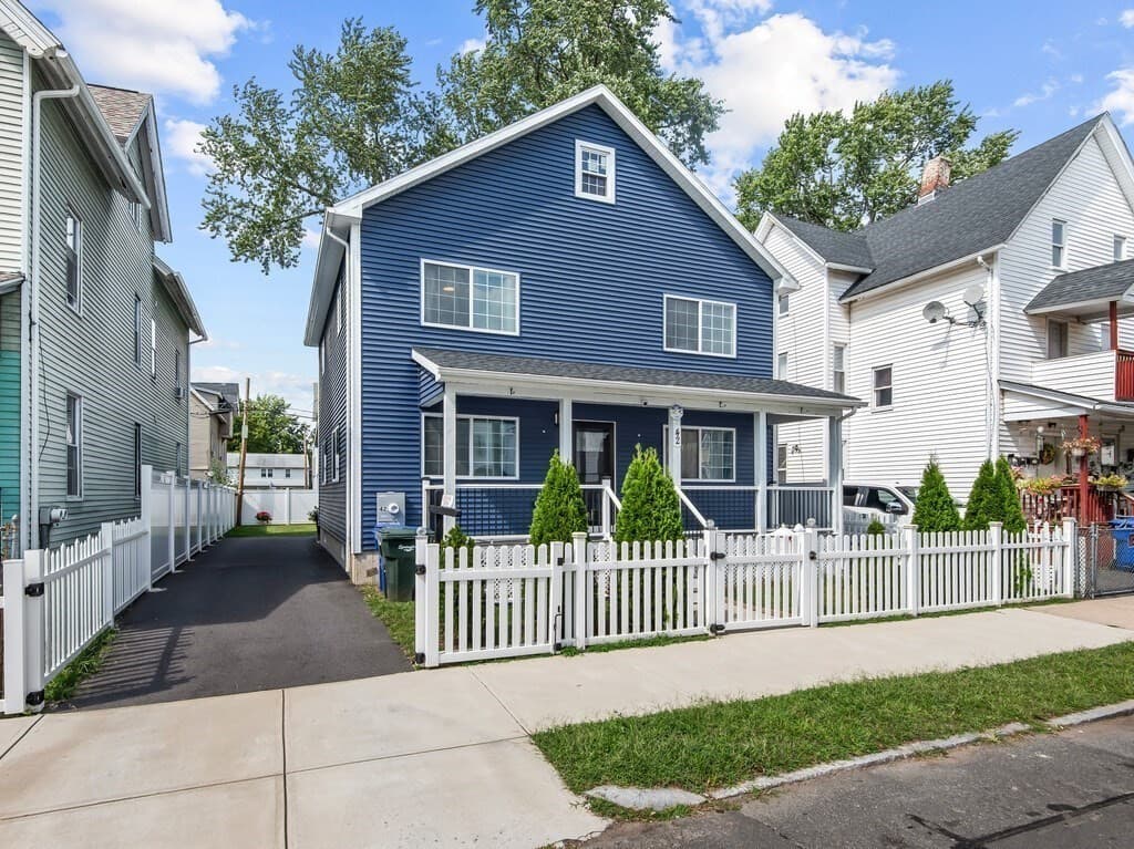 Single Family Residence at 42 Ringgold St, Springfield MA 01107, Springfield, photo 3 of 42