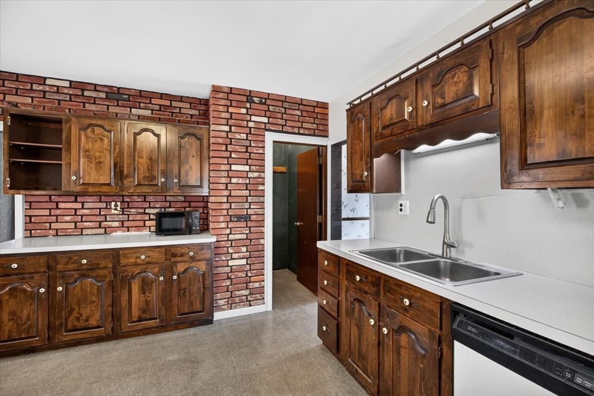 Single Family Residence at 35 Lorraine St, Chicopee MA 01013, Chicopee, photo 11 of 40