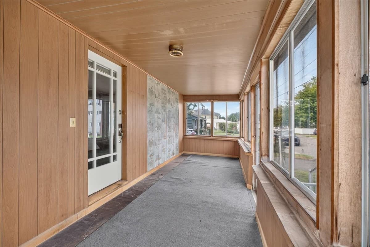 Single Family Residence at 35 Lorraine St, Chicopee MA 01013, Chicopee, photo 4 of 40