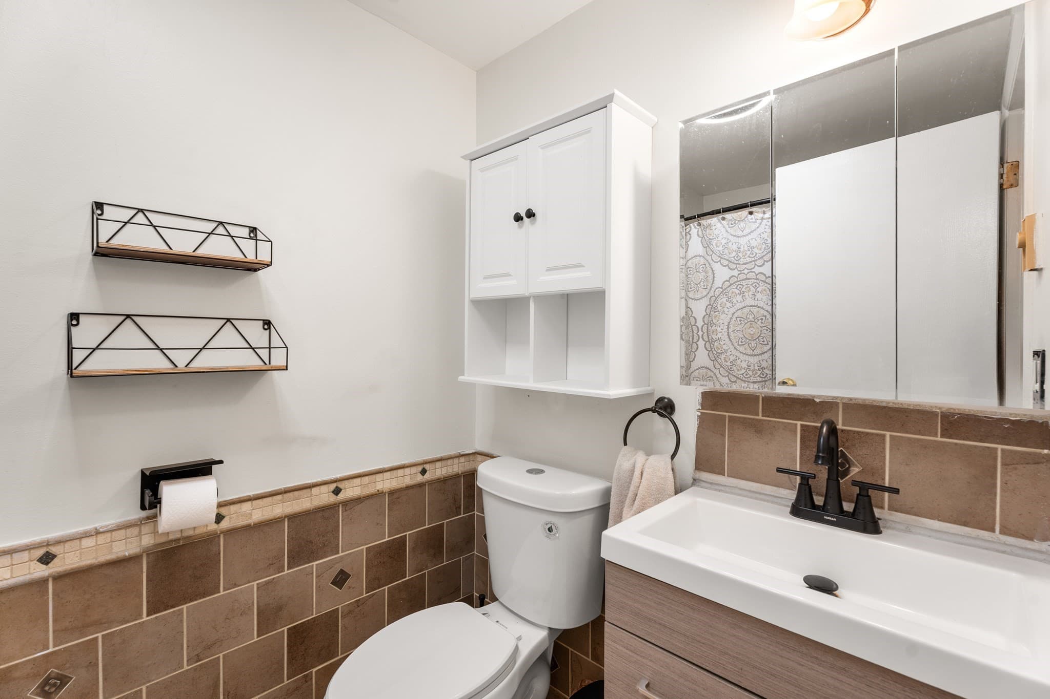 Single Family Residence at 41 Woodland Rd, Uxbridge MA 01569, Uxbridge, photo 16 of 31