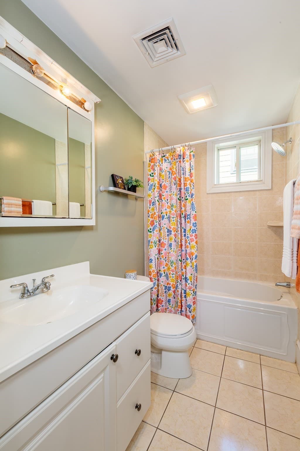 Condominium at 561A Broadway # 2, Somerville MA 02145, Somerville, photo 17 of 20