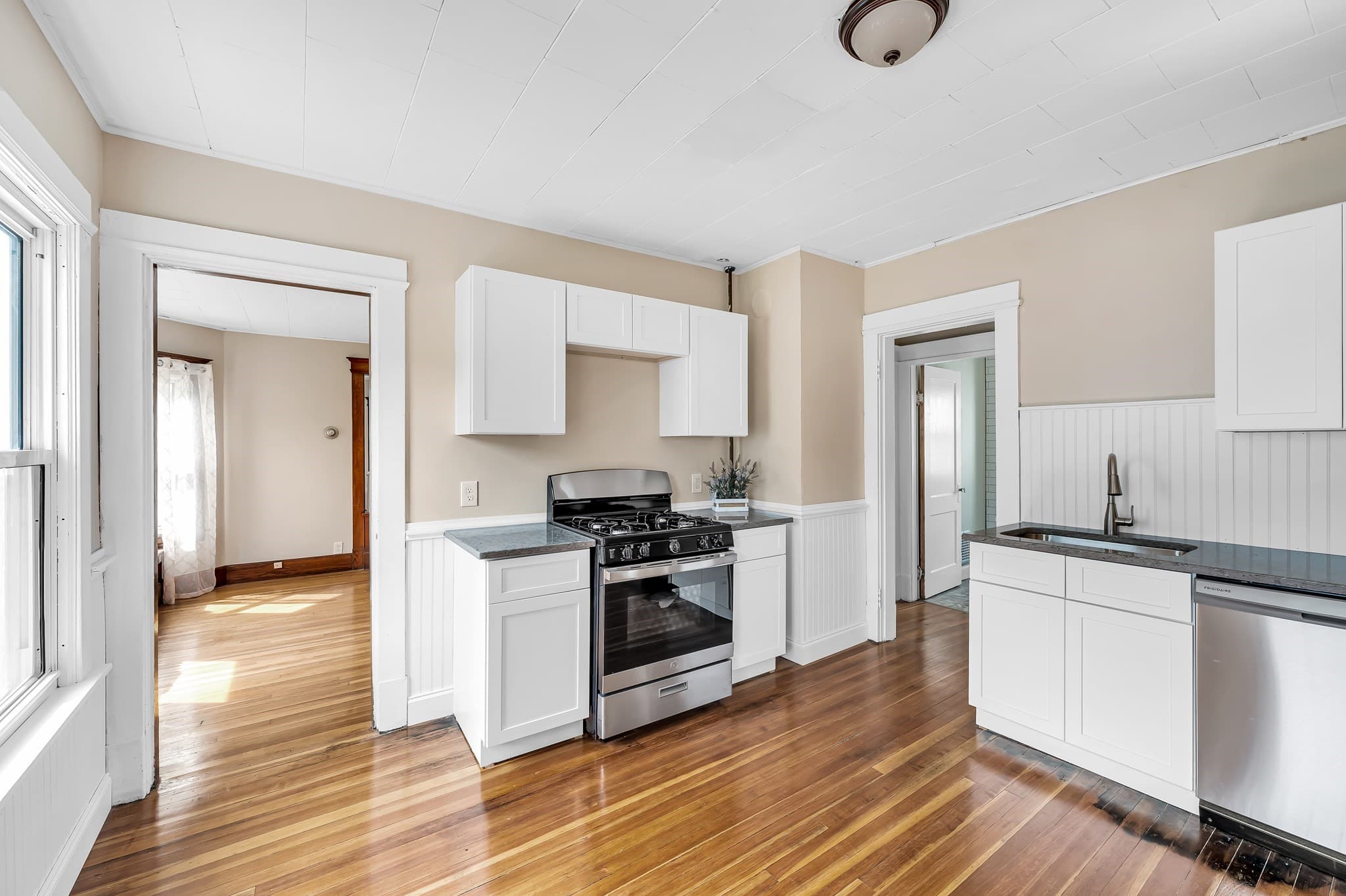 3 Family - 3 Units Up/Down at 201-203 College St, Springfield MA 01109, Springfield, photo 2 of 39