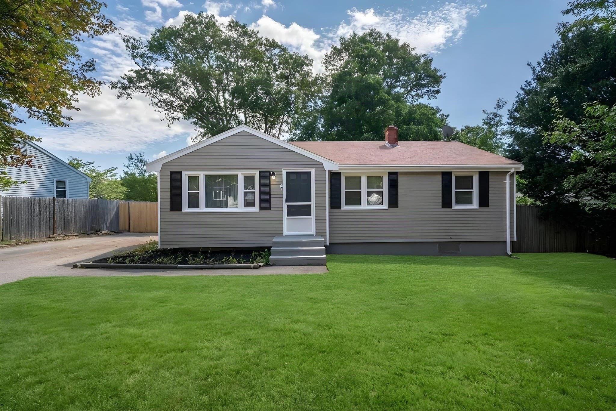 6 Handy Rd, Bourne MA 02559