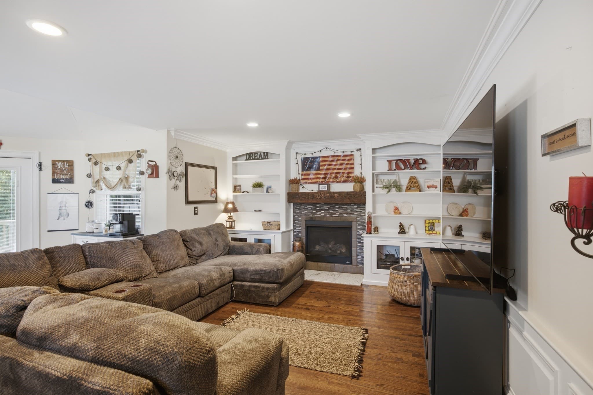 Single Family Residence at 47 John St, Lunenburg MA 01462, Lunenburg, photo 9 of 38