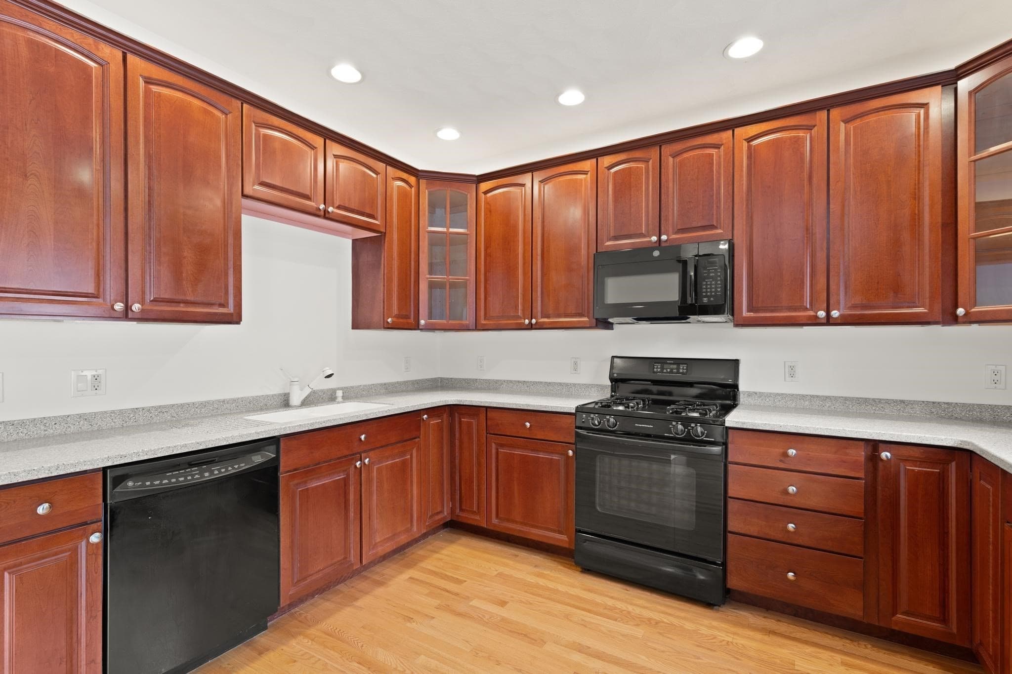 Condominium at 8 Dansreau Place # 8, Middleton MA 01949, Middleton, photo 15 of 41