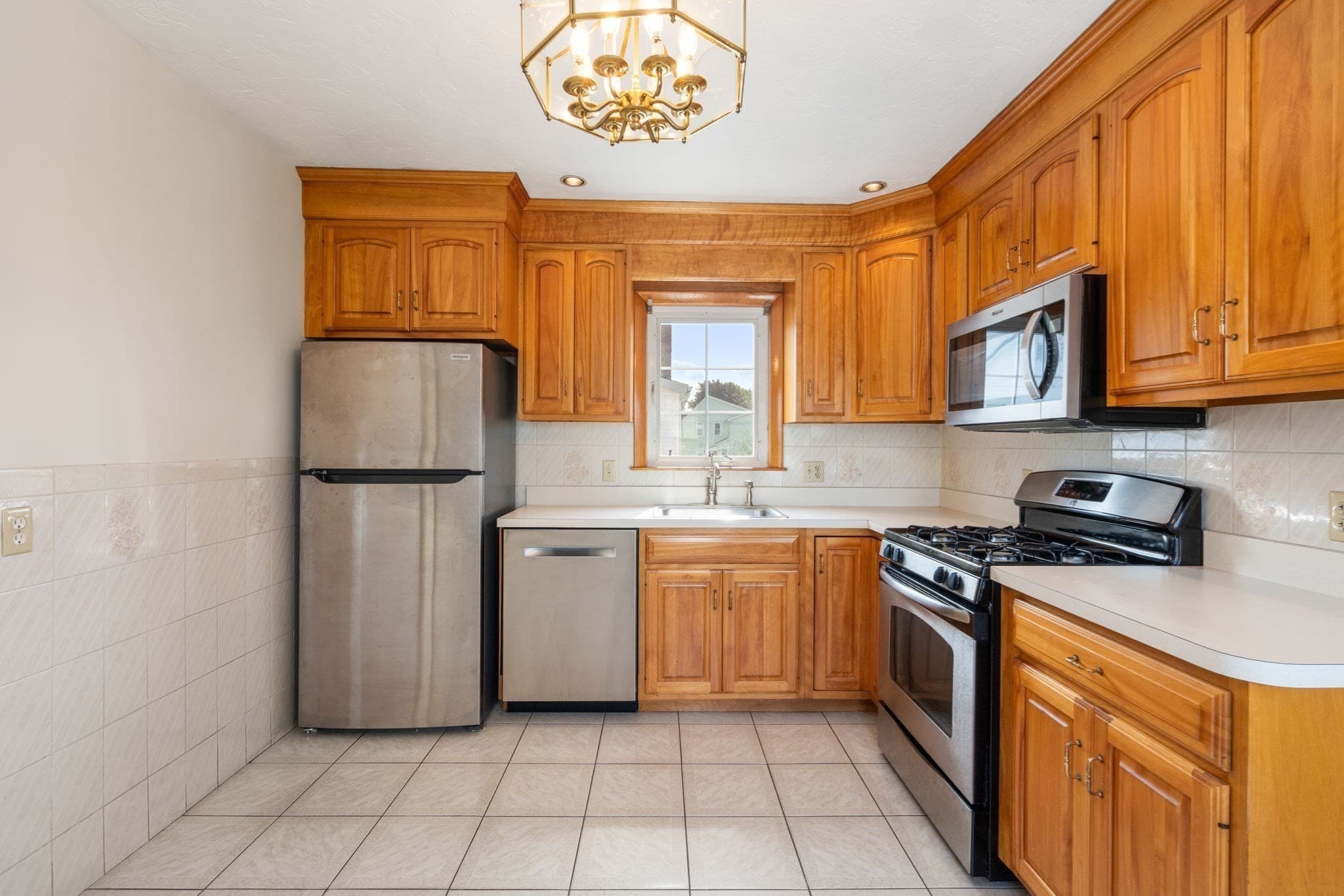 Multi Family at 19 Penn St, Quincy MA 02169, Quincy, photo 6 of 36