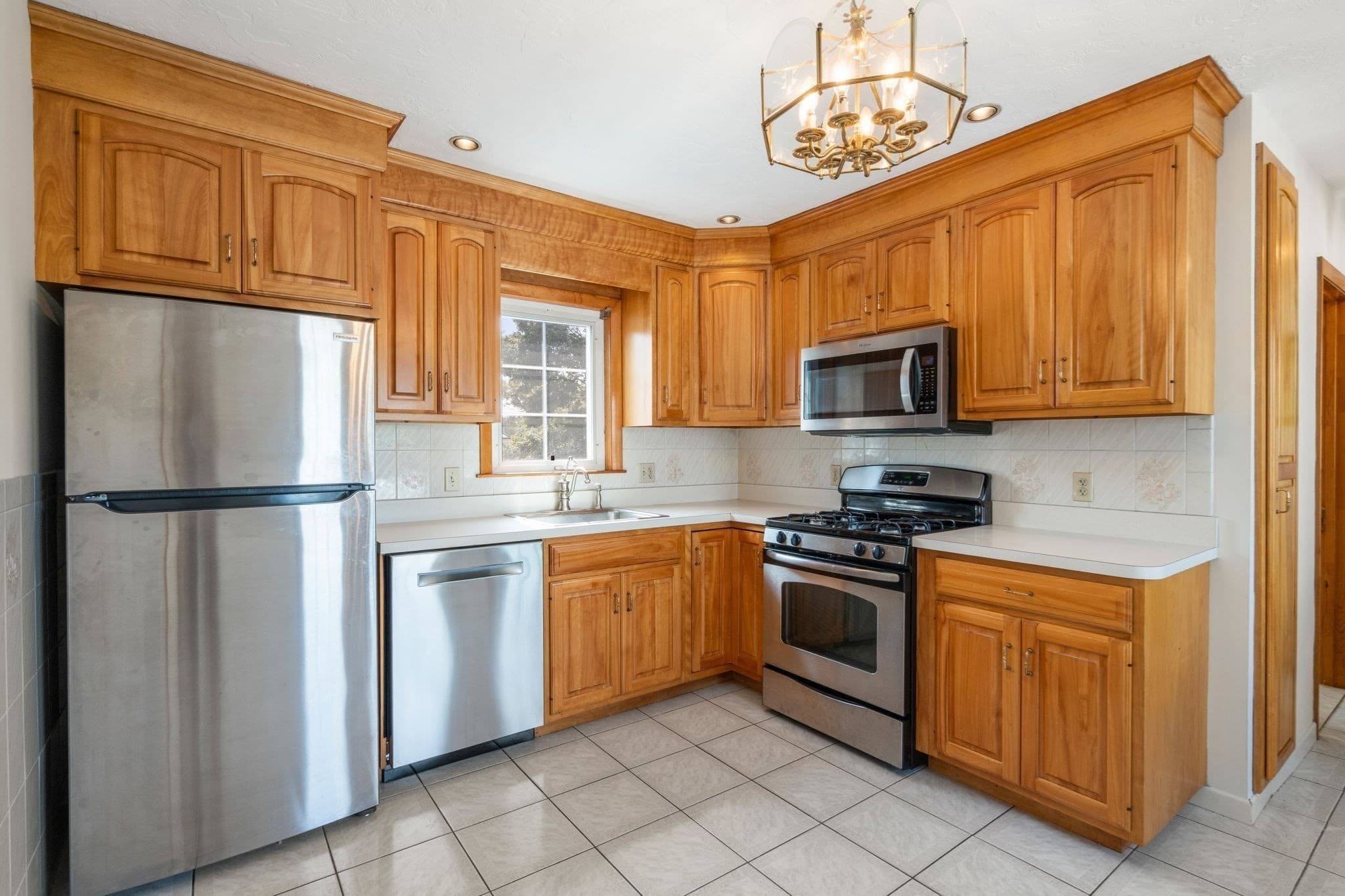 Multi Family at 19 Penn St, Quincy MA 02169, Quincy, photo 7 of 36
