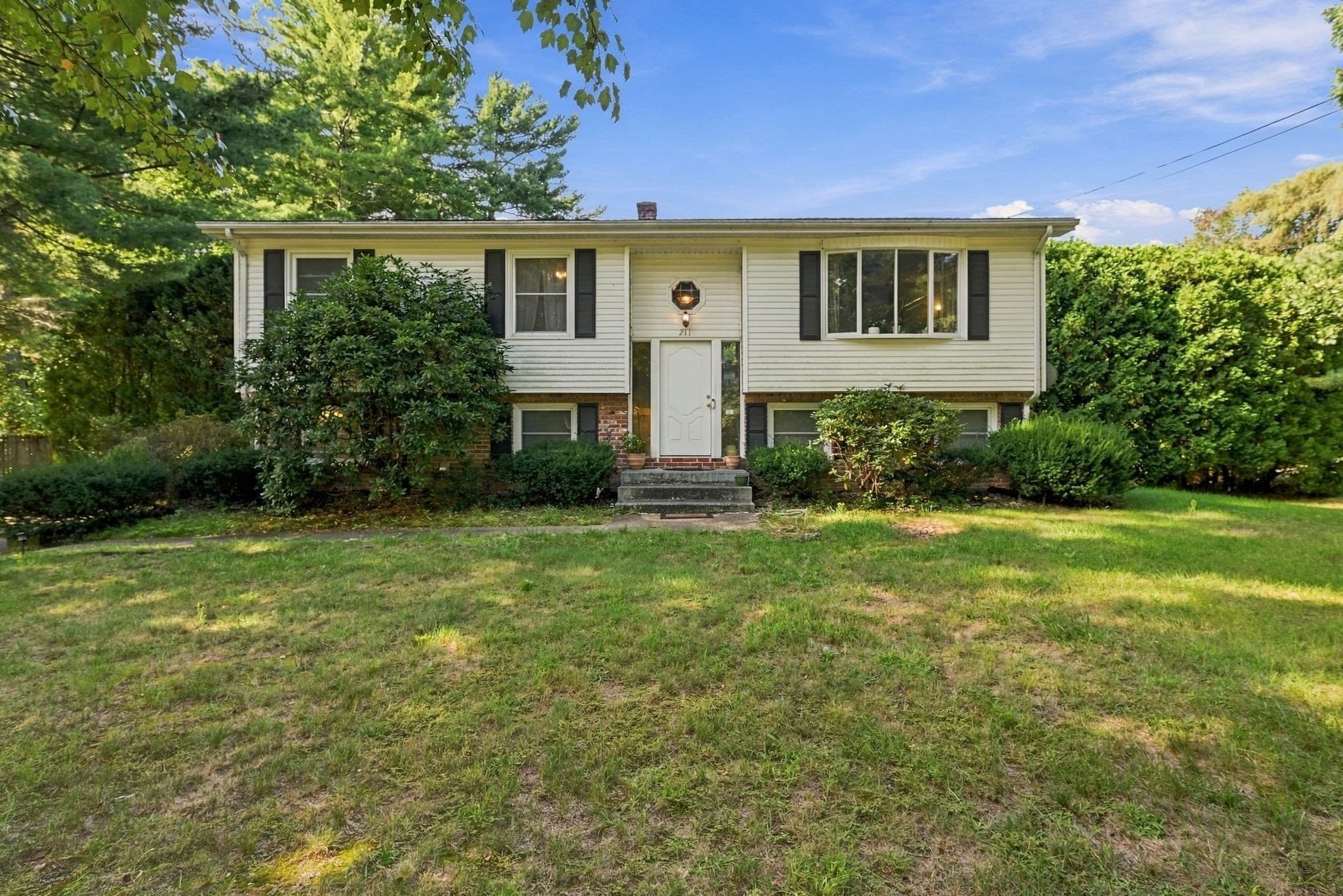 211 Allen St, East Longmeadow MA 01028
