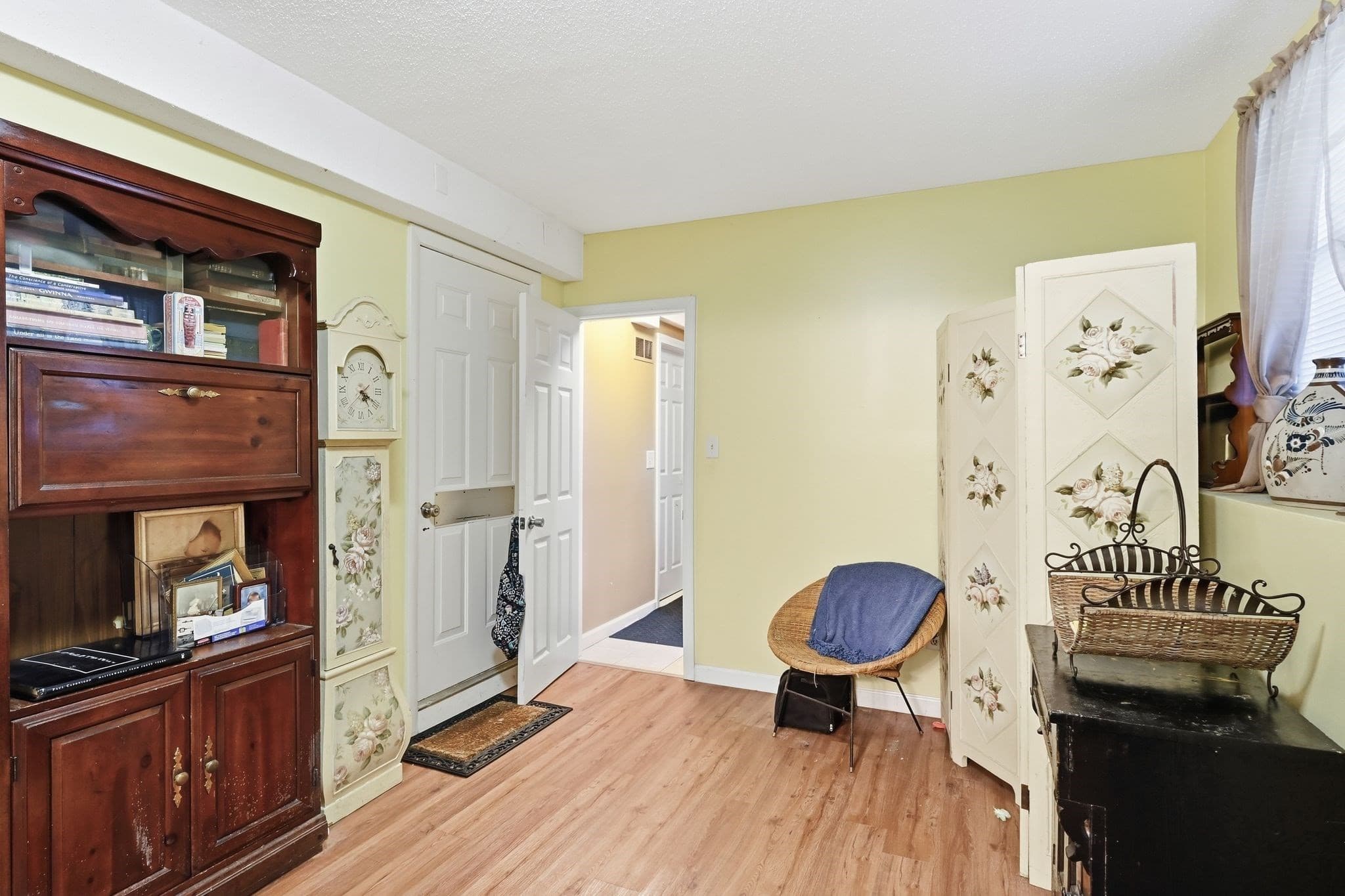 Single Family Residence at 211 Allen St, East Longmeadow MA 01028, East Longmeadow, photo 20 of 41