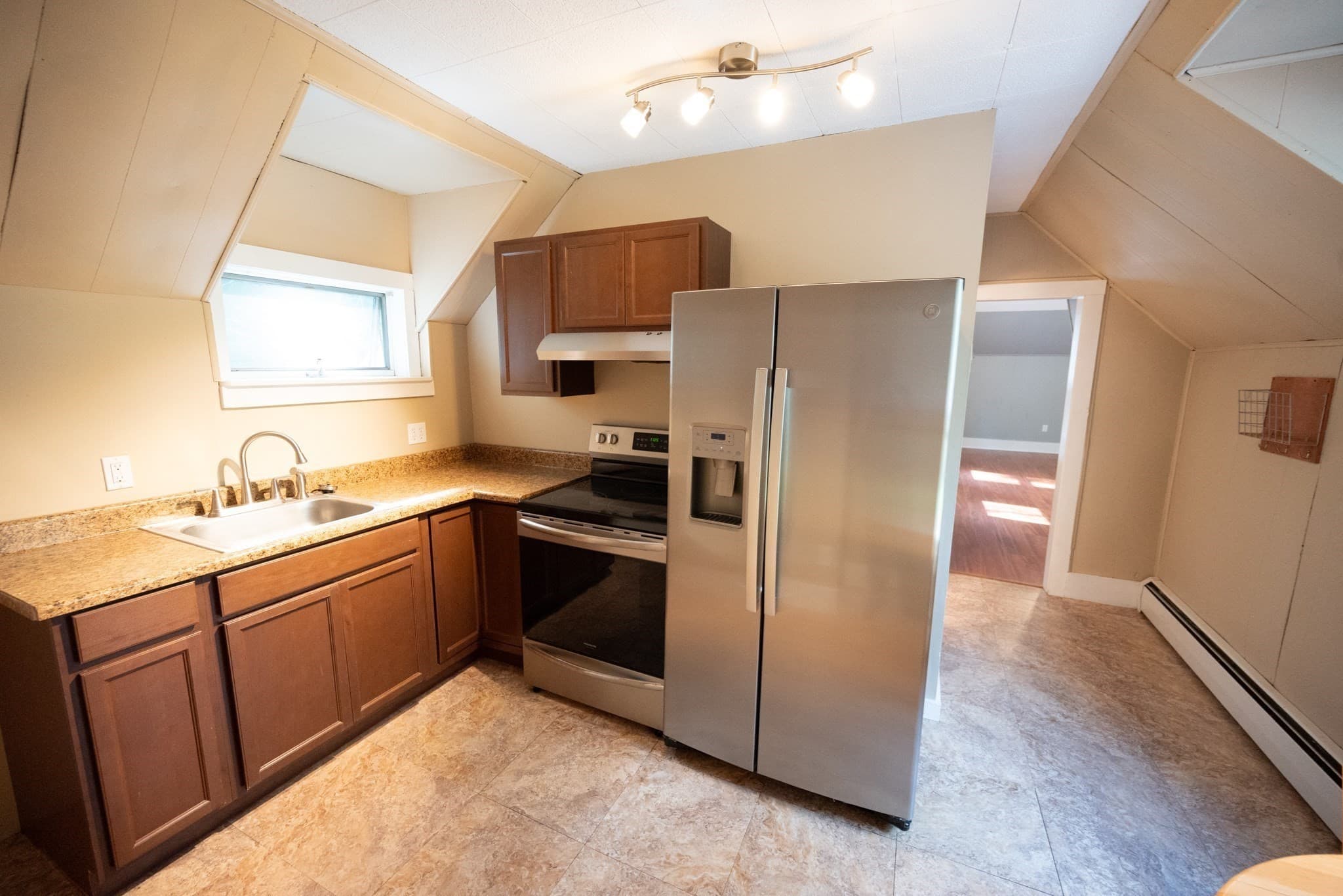 Multi Family at 564 Fairmount St, Fitchburg MA 01420, Fitchburg, photo 7 of 33