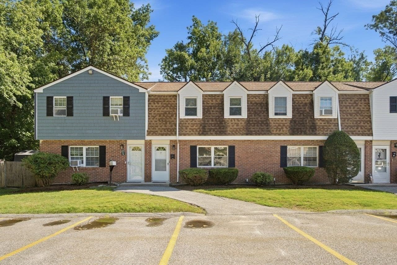 Condominium at 17 Orchard # L, Haverhill MA 01830, Haverhill, photo 2 of 22