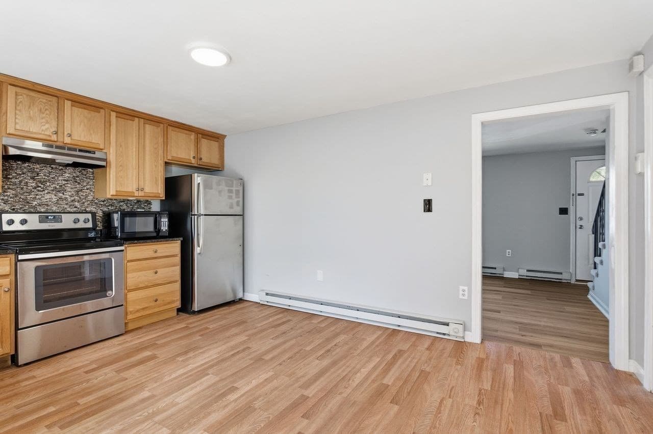 Condominium at 17 Orchard # L, Haverhill MA 01830, Haverhill, photo 6 of 22