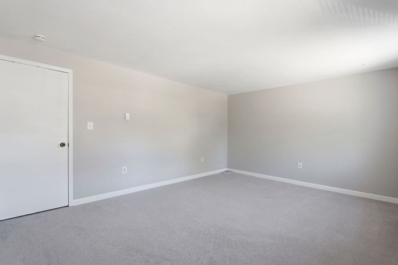 Condominium at 17 Orchard # L, Haverhill MA 01830, Haverhill, photo 17 of 22