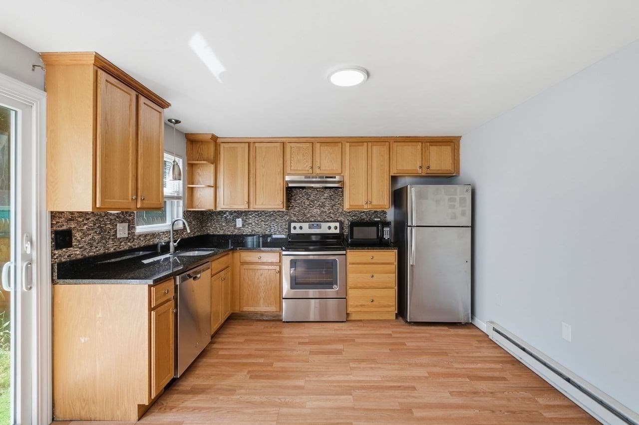 Condominium at 17 Orchard # L, Haverhill MA 01830, Haverhill, photo 3 of 22