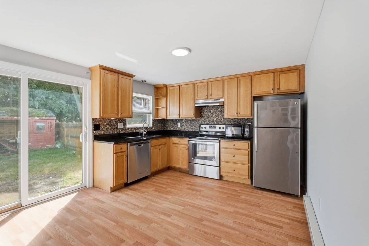 Condominium at 17 Orchard # L, Haverhill MA 01830, Haverhill, photo 5 of 22