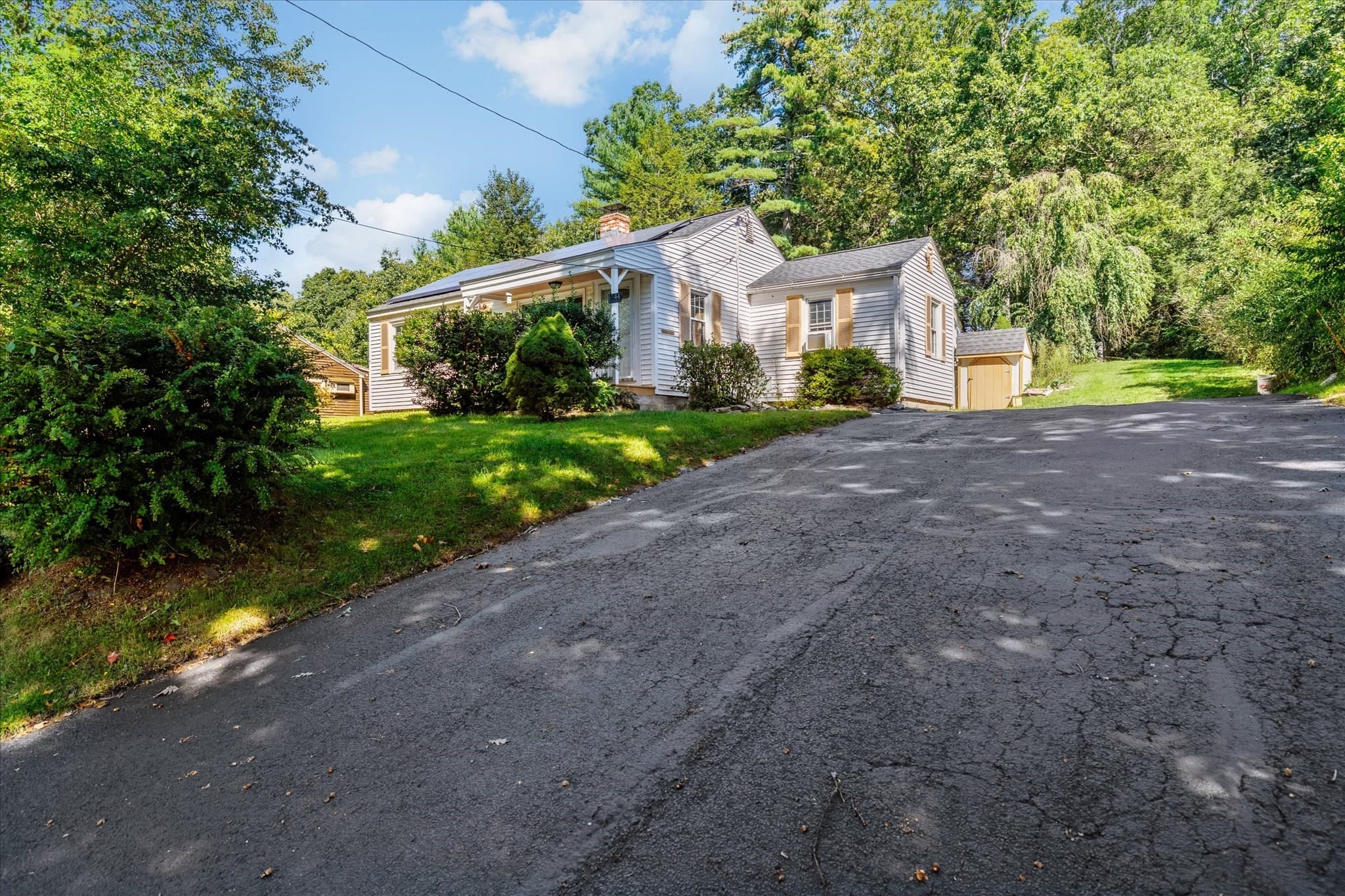 Single Family Residence at 44 New Boston Road, Sturbridge MA 01566, Sturbridge, photo 3 of 40